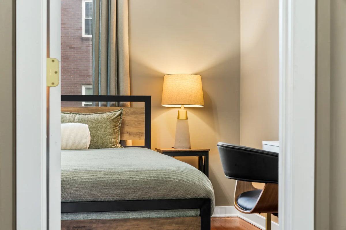 1014-Mt-Vernon-St-Philadelphia-PA-19123-airbnb-026.webp