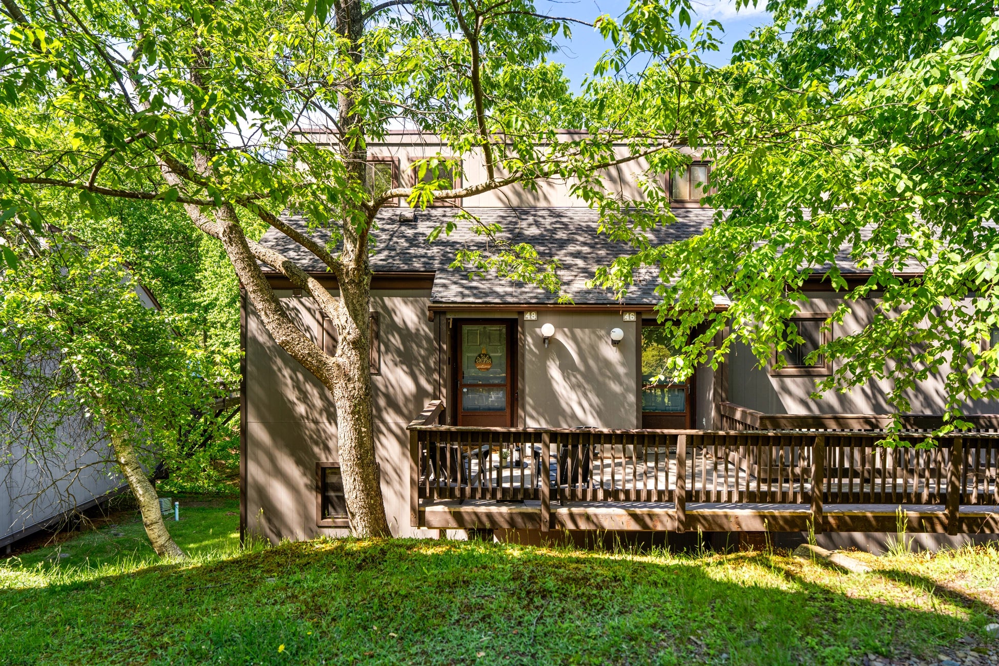 Airbnb Photography in Tannersville, PA | Twilight Deck Retreat