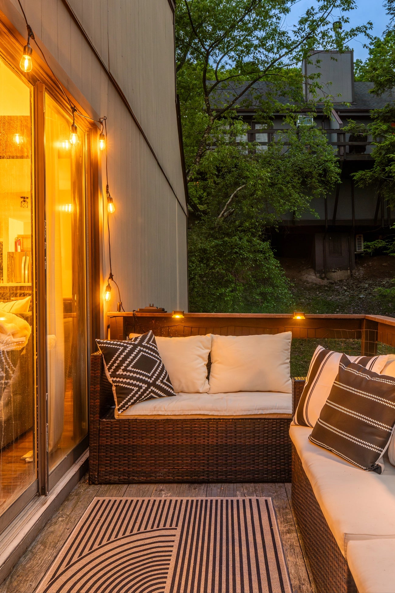 Airbnb Photography in Tannersville, PA | Twilight Deck Retreat