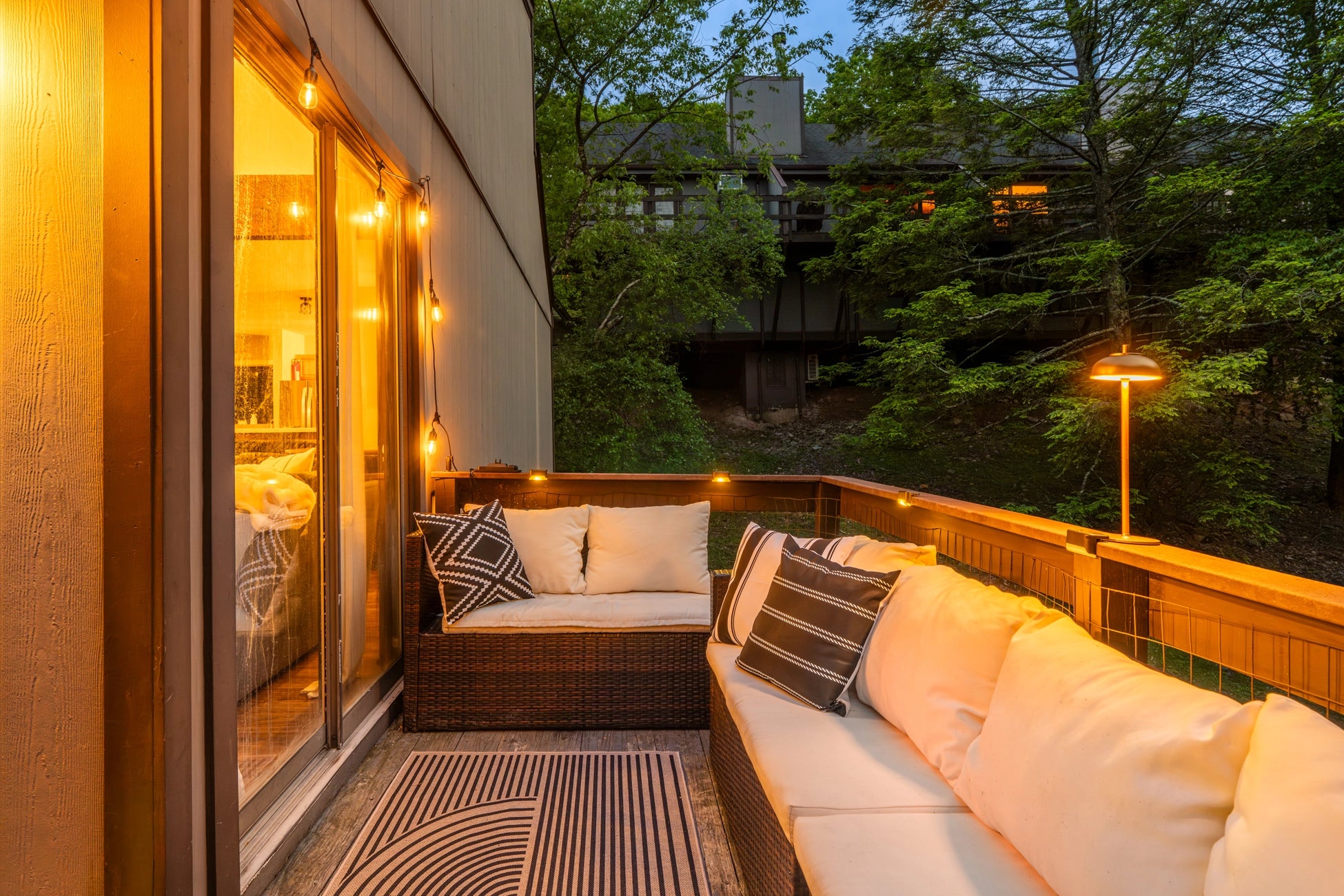 Airbnb Photography in Tannersville, PA | Twilight Deck Retreat