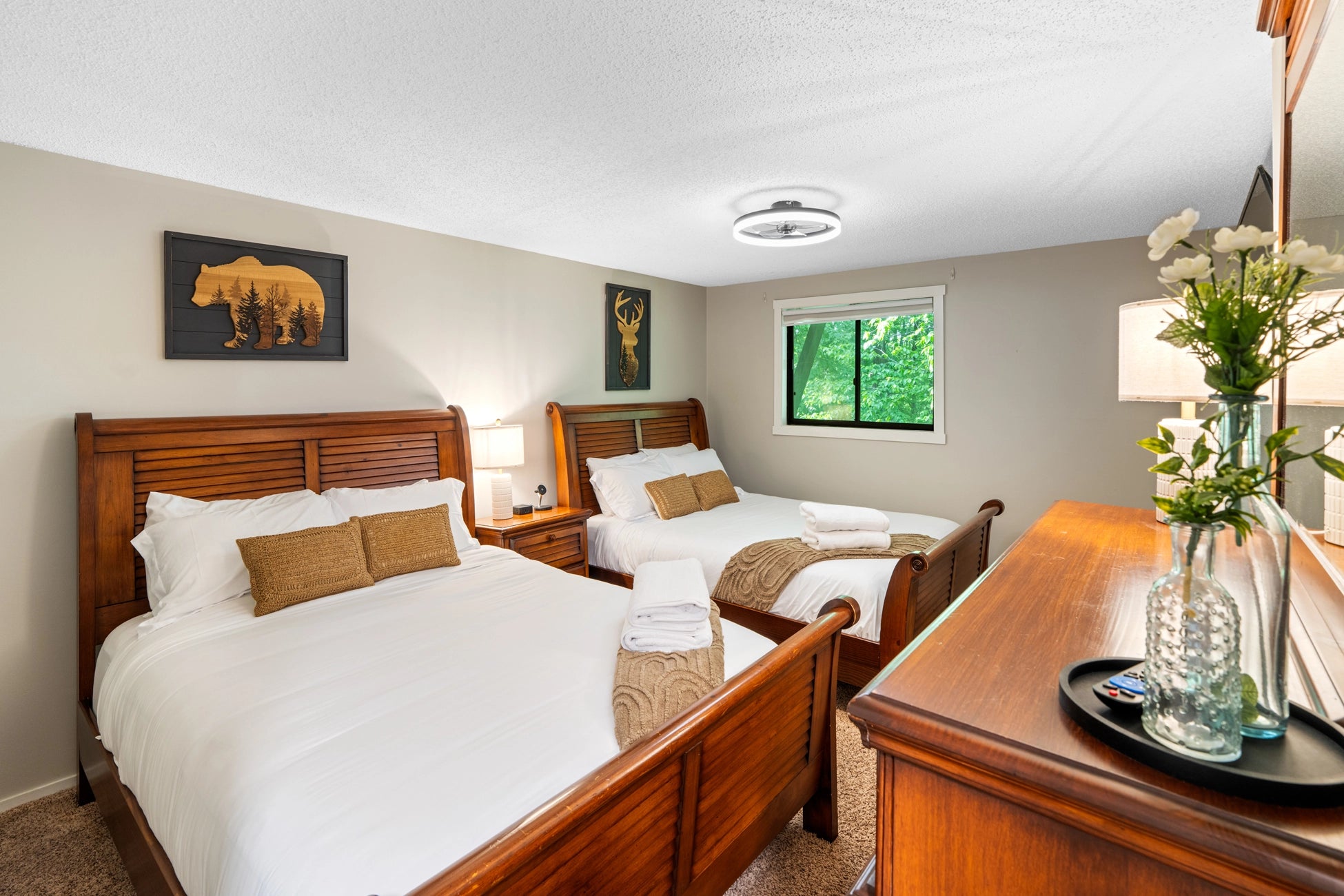 Airbnb Photography in Tannersville, PA | Twilight Deck Retreat