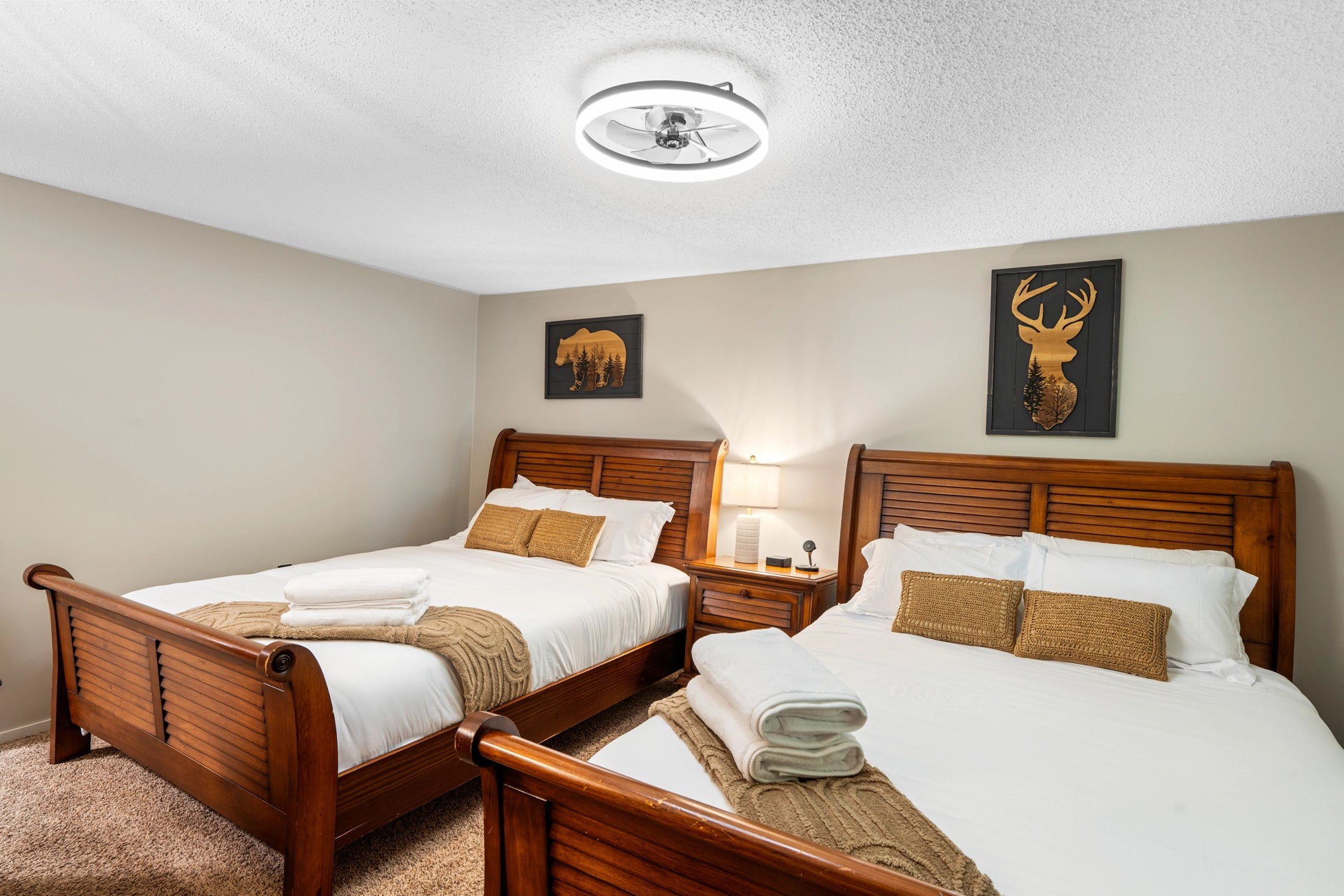 Airbnb Photography in Tannersville, PA | Twilight Deck Retreat