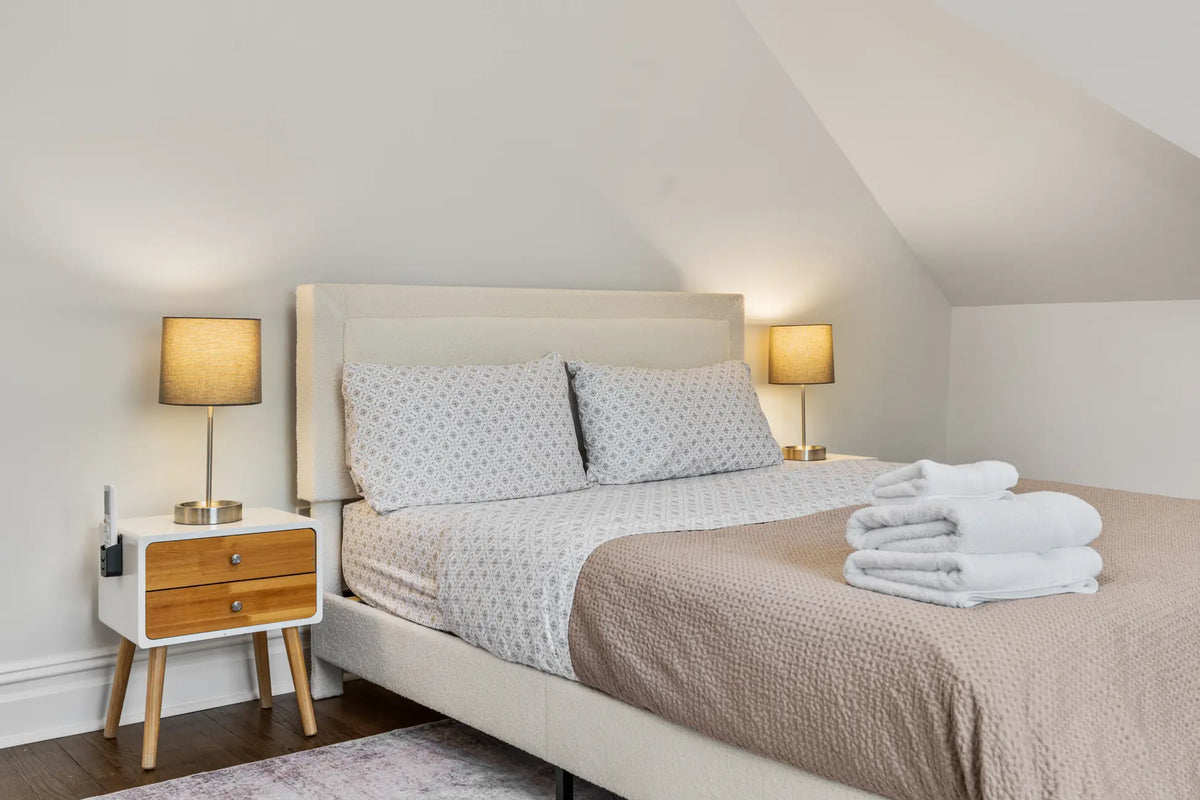 486-Bramhall-Ave-Jersey-City-NJ-07304-apt-3a-airbnb-038-details.webp