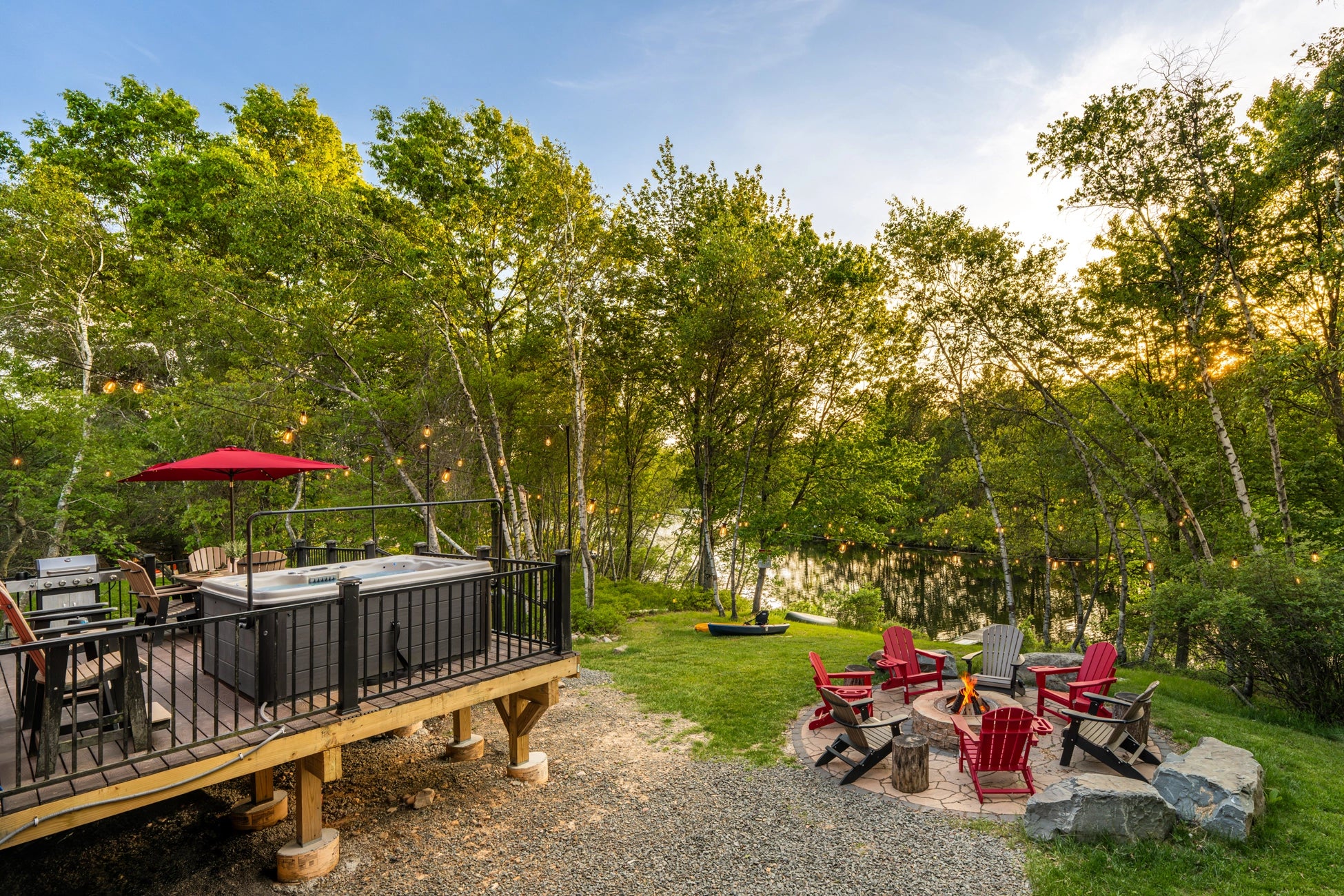 255-Cedar-Dr-Long-Pond-PA-18334-airbnb-004-twilight.webp