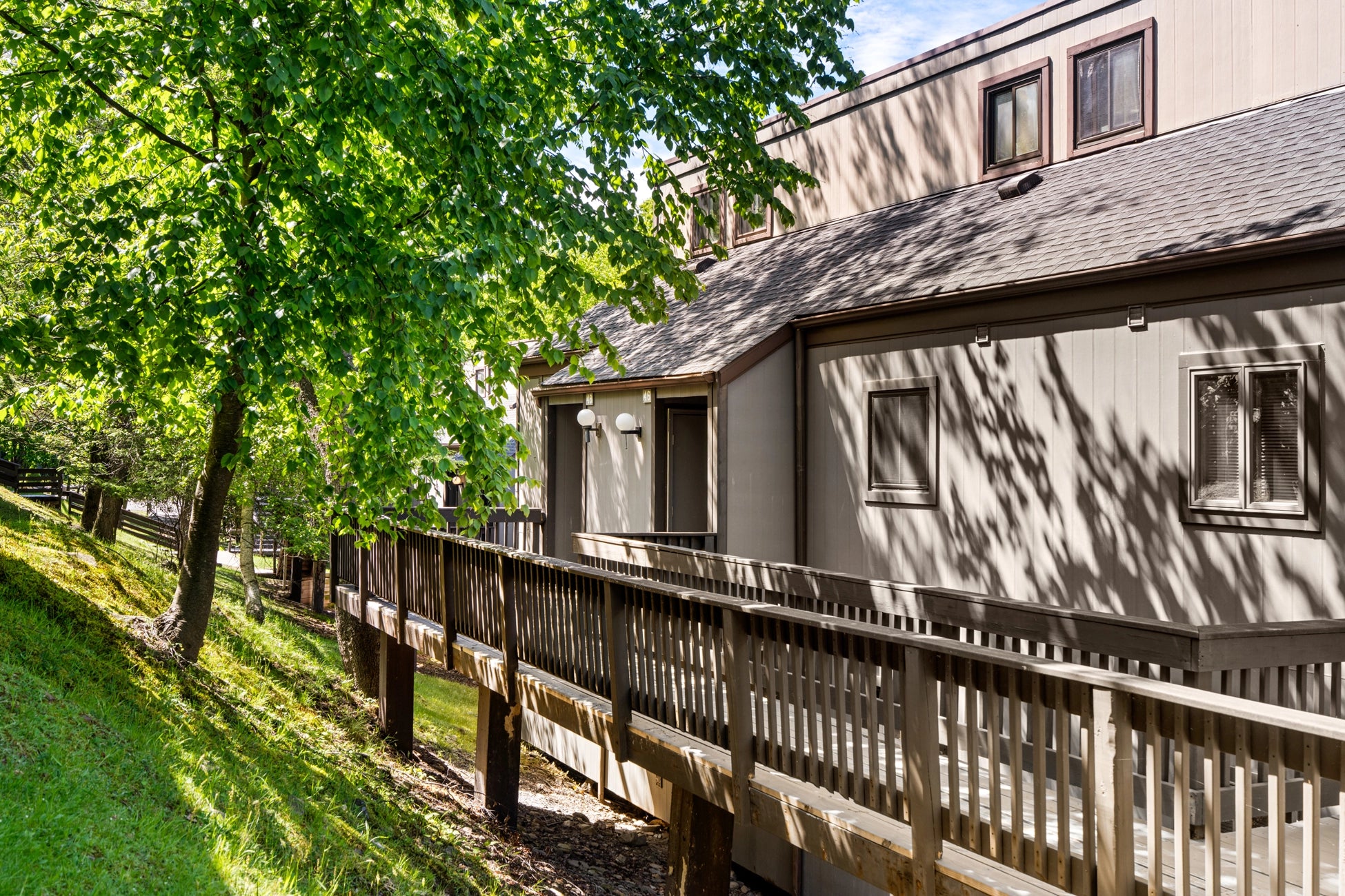 Airbnb Photography in Tannersville, PA | Twilight Deck Retreat
