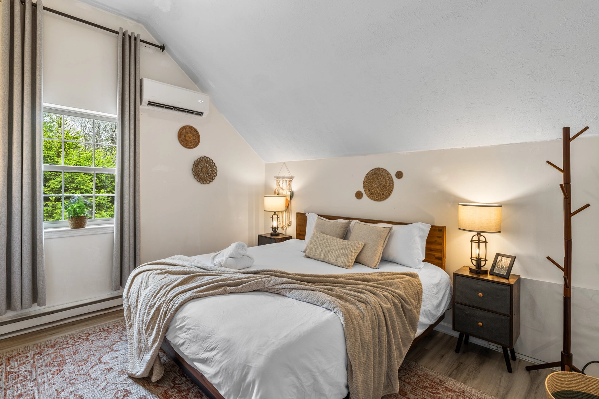 Airbnb Photography in Long Pond, PA | Twilight Backyard Retreat
