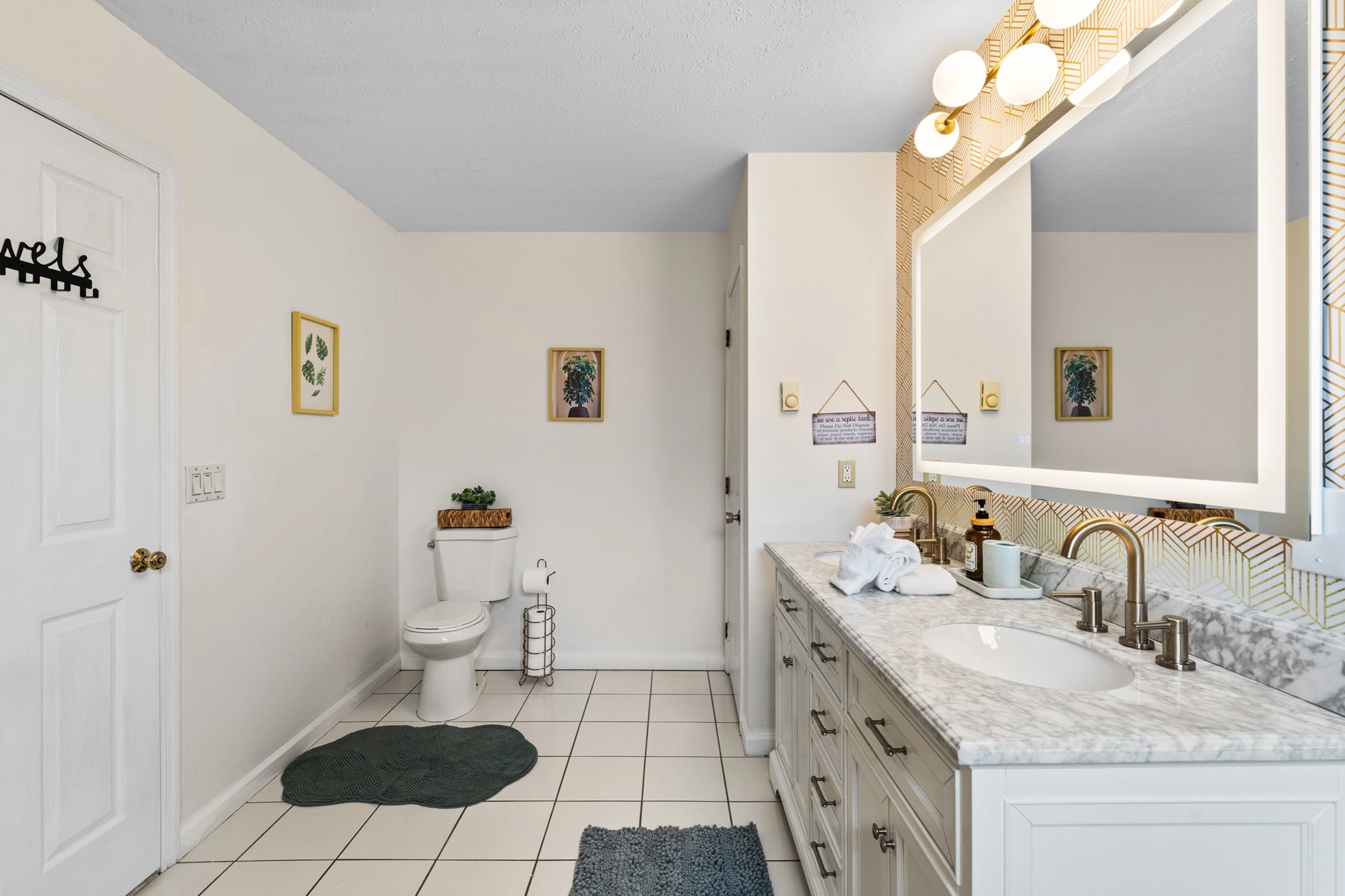 Airbnb Photography in Long Pond, PA | Twilight Backyard Retreat