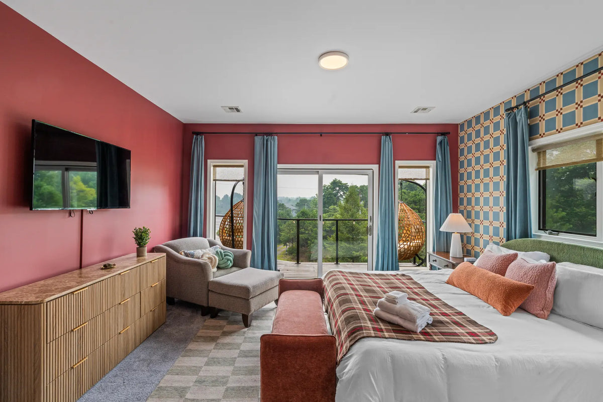 2114-Strawberry-Landing-Long-Pond-PA-18334-airbnb-061.webp