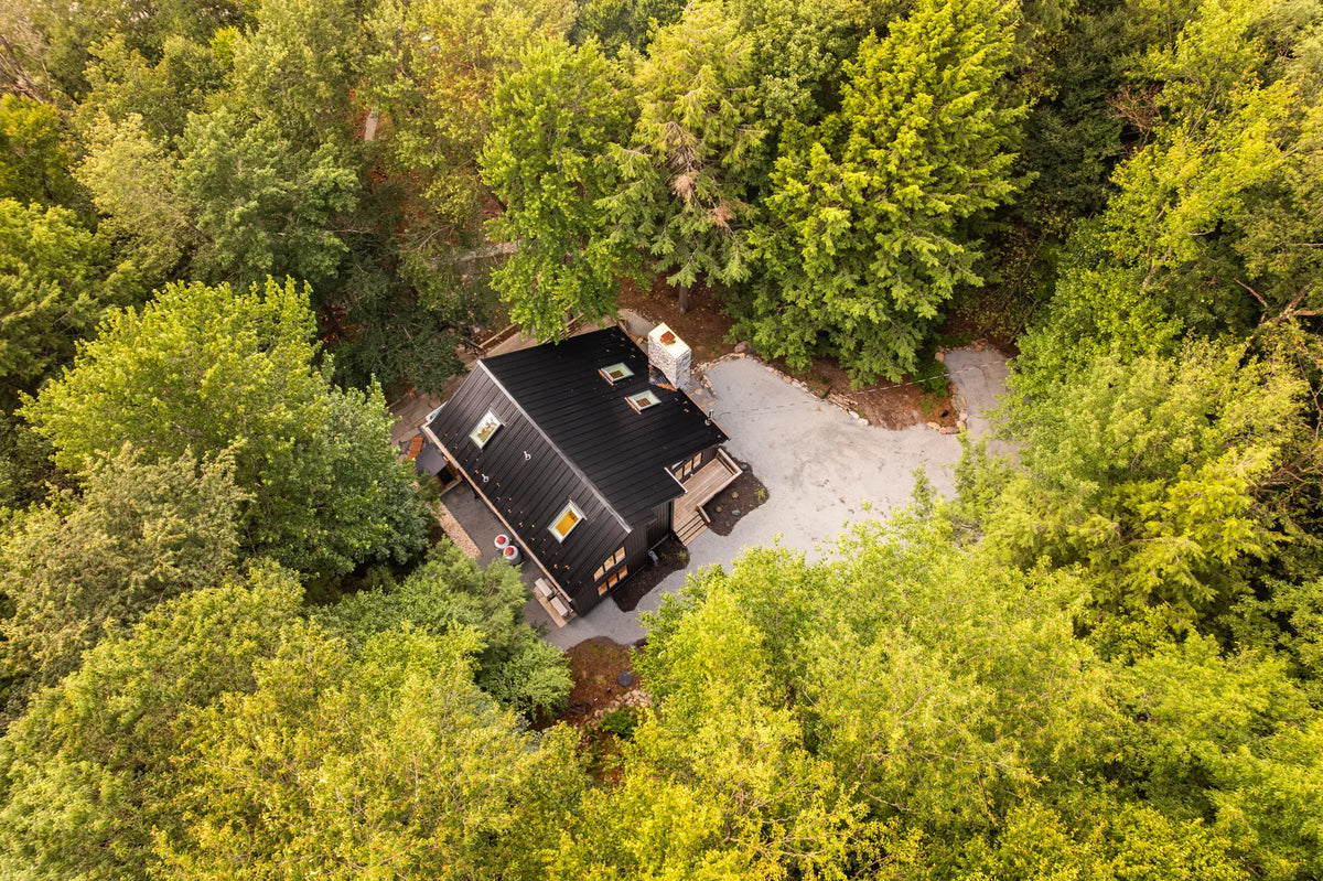 107-Robert-Ln-Gouldsboro-PA-18424-airbnb-012-aerial.webp
