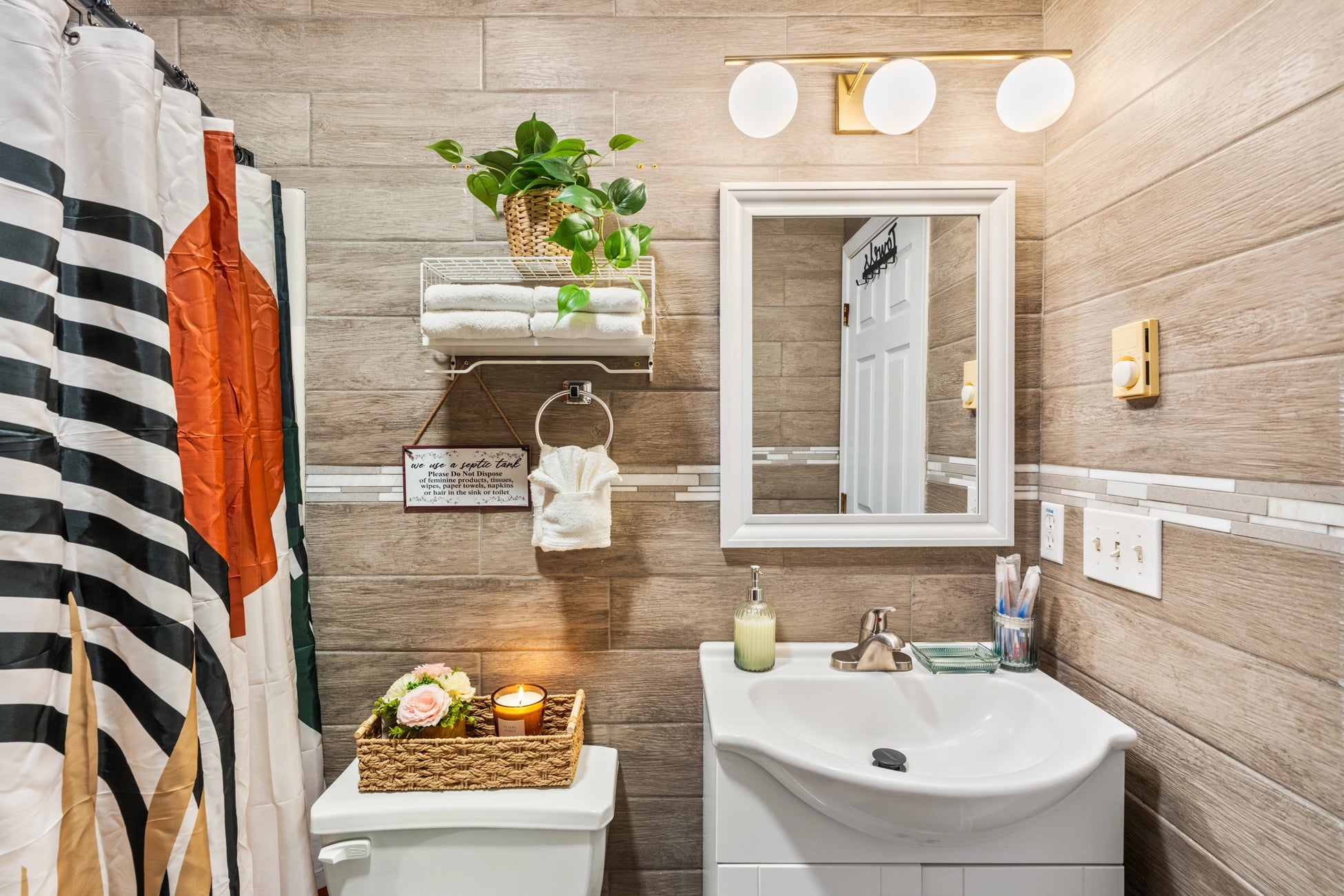 Airbnb Photography in Long Pond, PA | Twilight Backyard Retreat