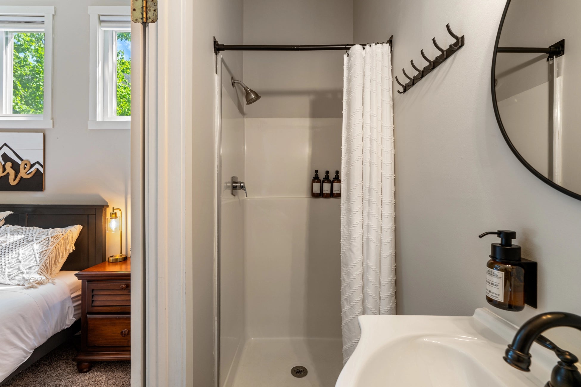 Airbnb Photography in Tannersville, PA | Twilight Deck Retreat