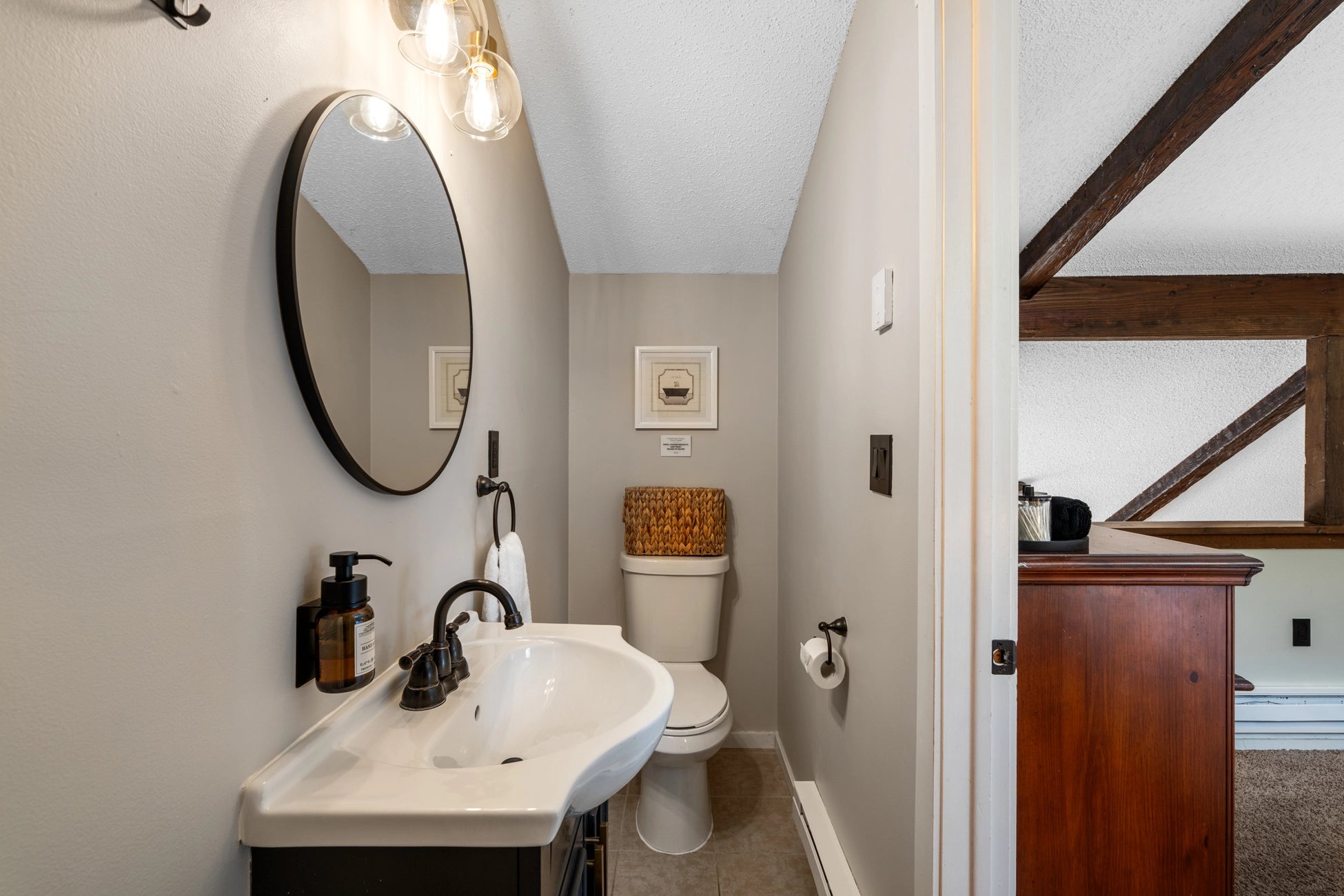 Airbnb Photography in Tannersville, PA | Twilight Deck Retreat