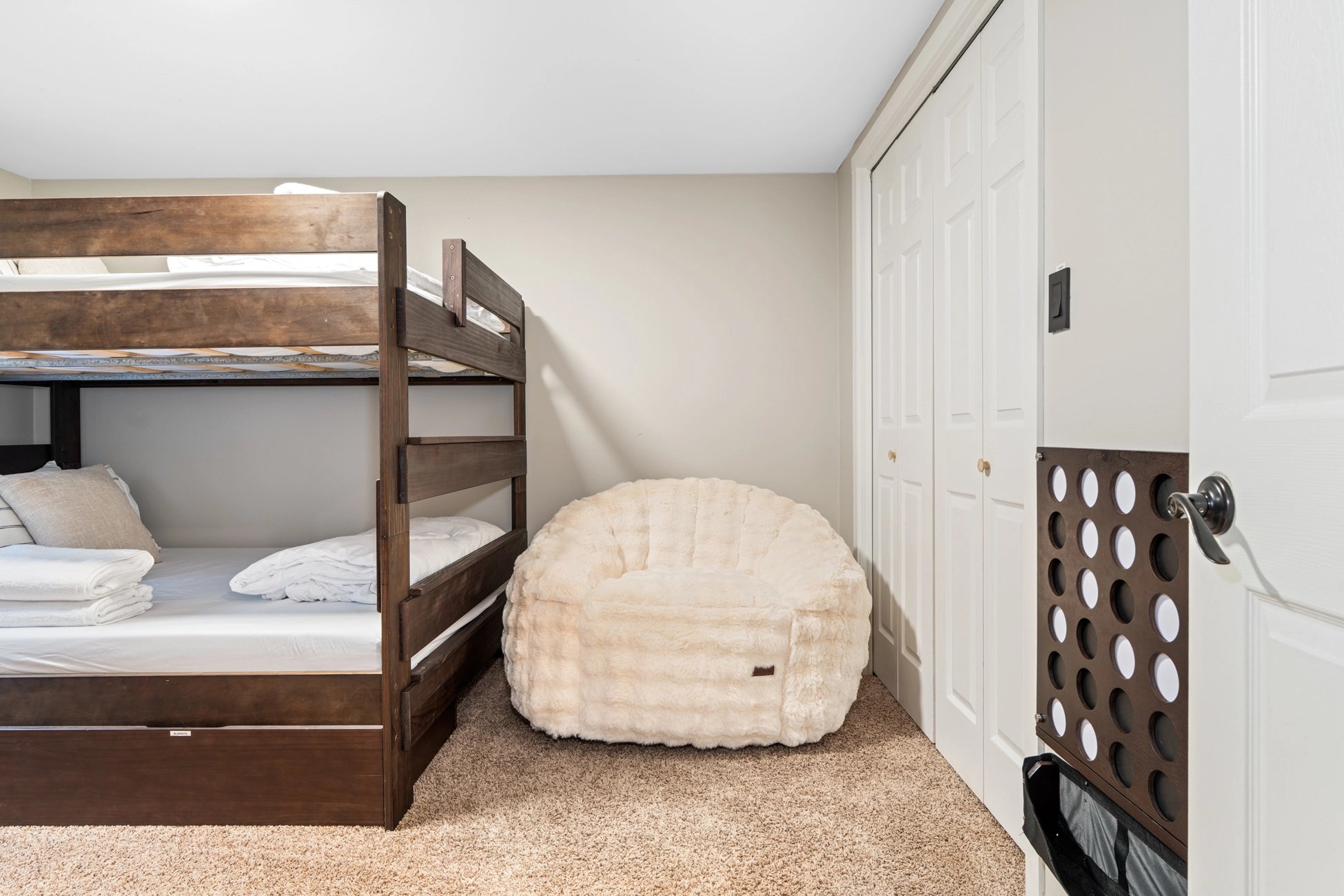 Airbnb Photography in Tannersville, PA | Twilight Deck Retreat
