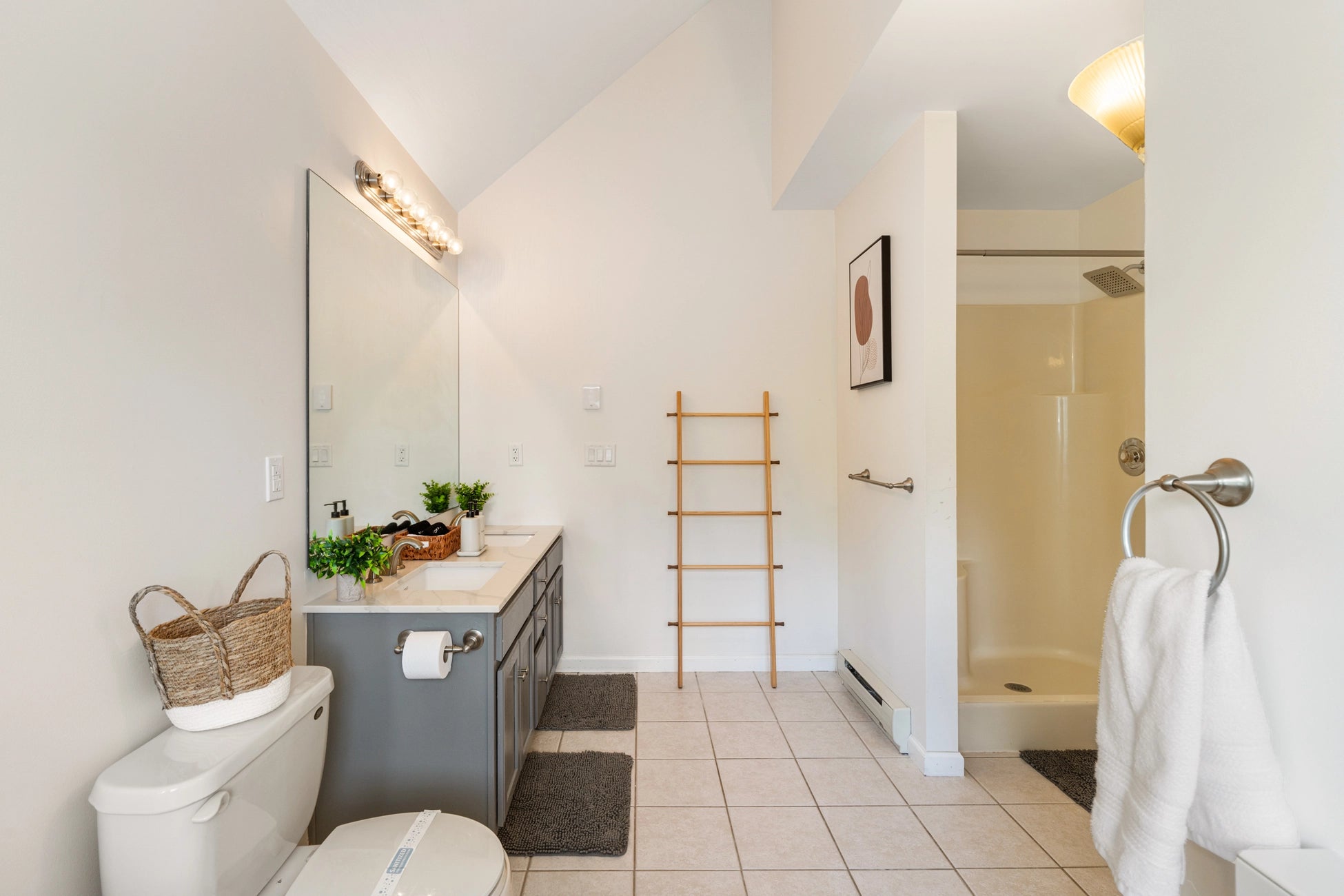 Airbnb Photography in Blakeslee, PA | Cozy Poconos Retreat