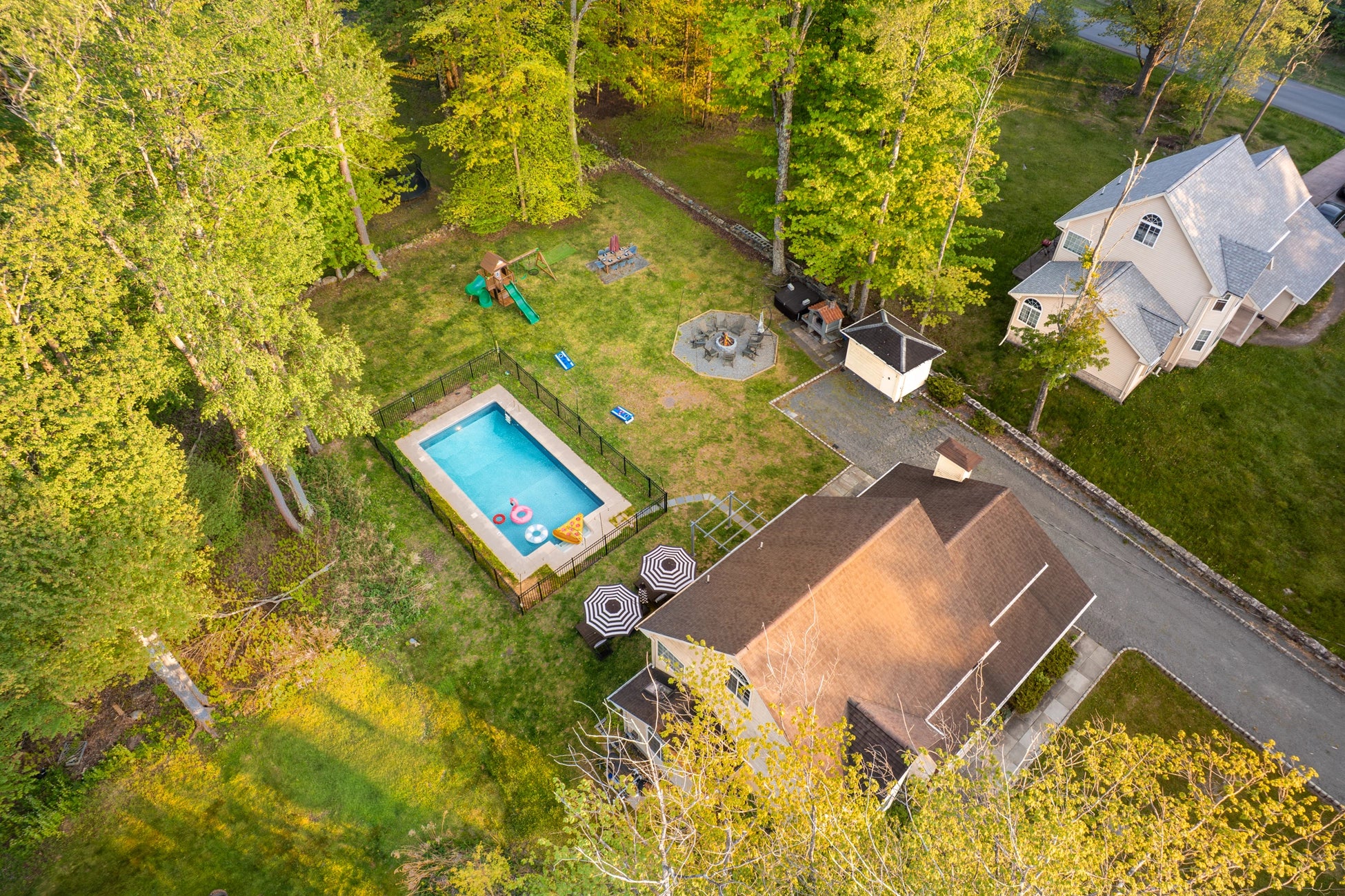 Airbnb Photography in Blakeslee, PA | Cozy Poconos Retreat