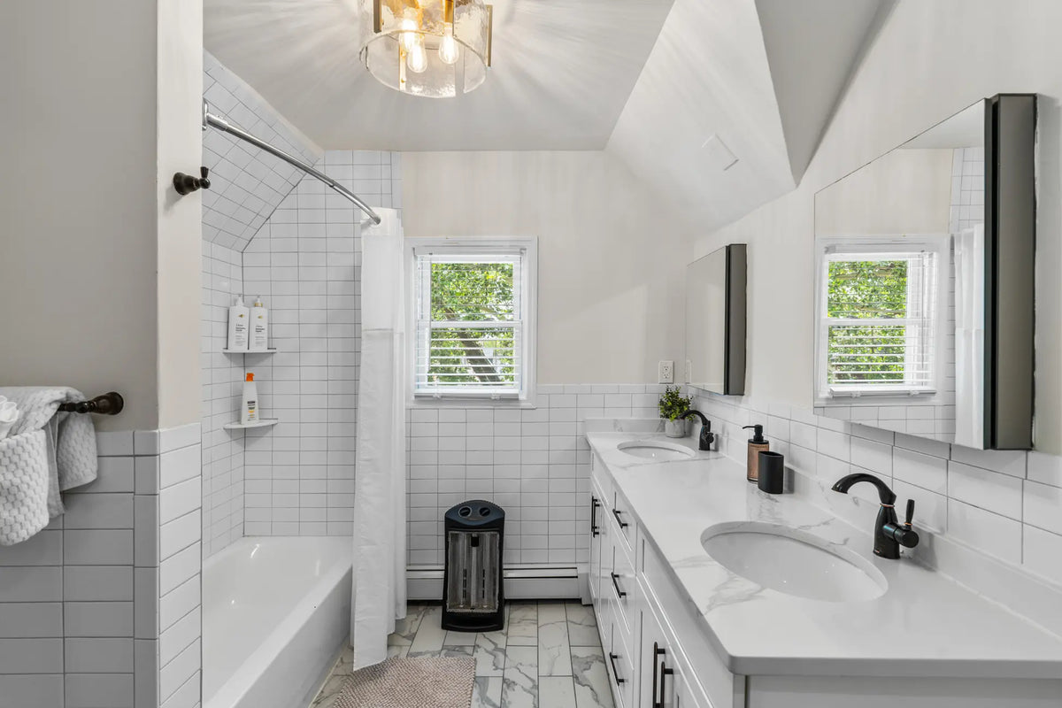 486-Bramhall-Ave-Jersey-City-NJ-07304-apt-3a-airbnb-028.webp