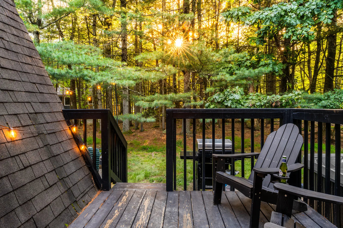 4113-Low-Ridge-Rd-Pocono-Summit-PA-18346-airbnb-016-golden-hour.webp