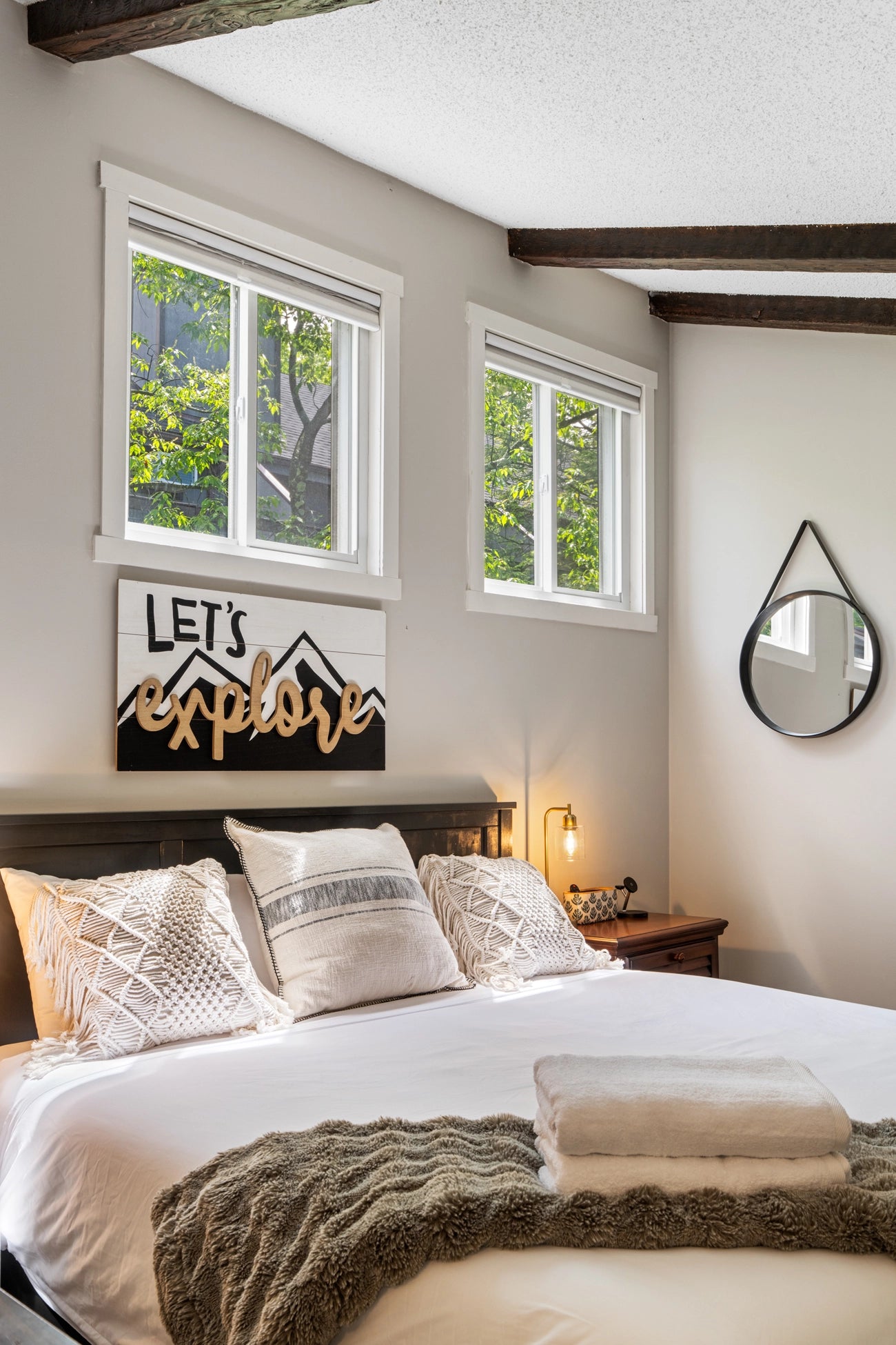 Airbnb Photography in Tannersville, PA | Twilight Deck Retreat