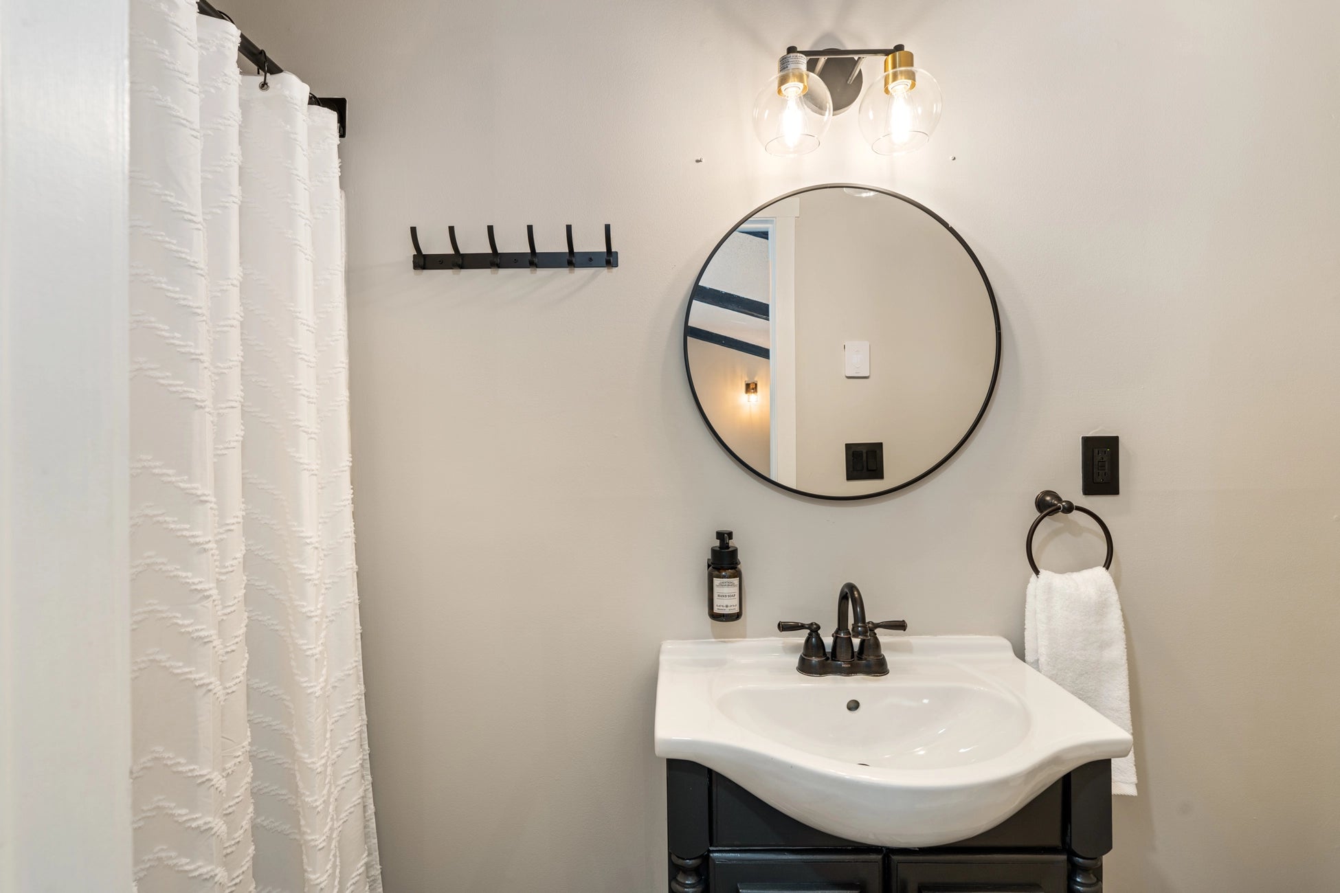 Airbnb Photography in Tannersville, PA | Twilight Deck Retreat