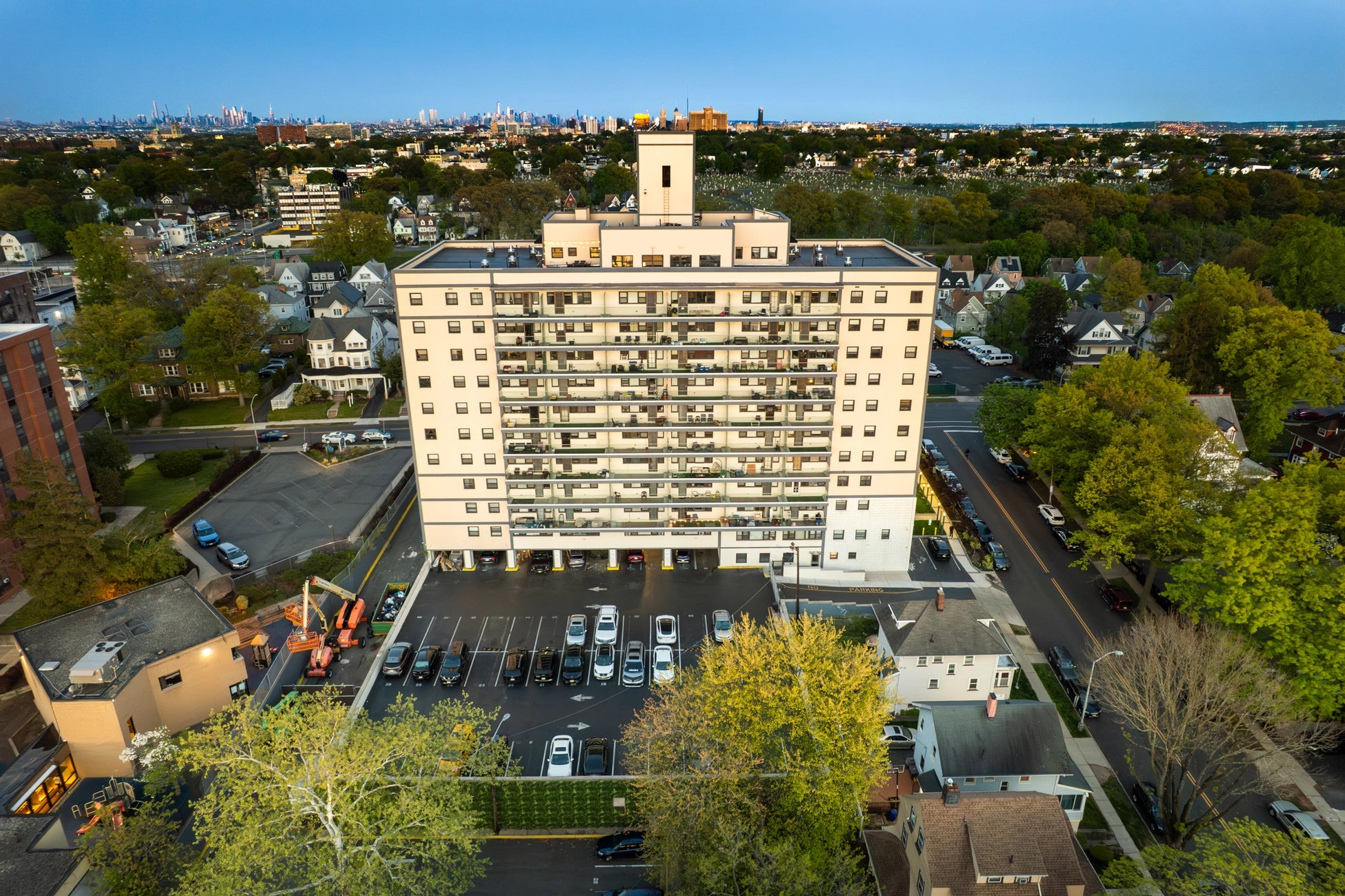 Airbnb Photography in East Orange, NJ | Rooftop Urban Retreat