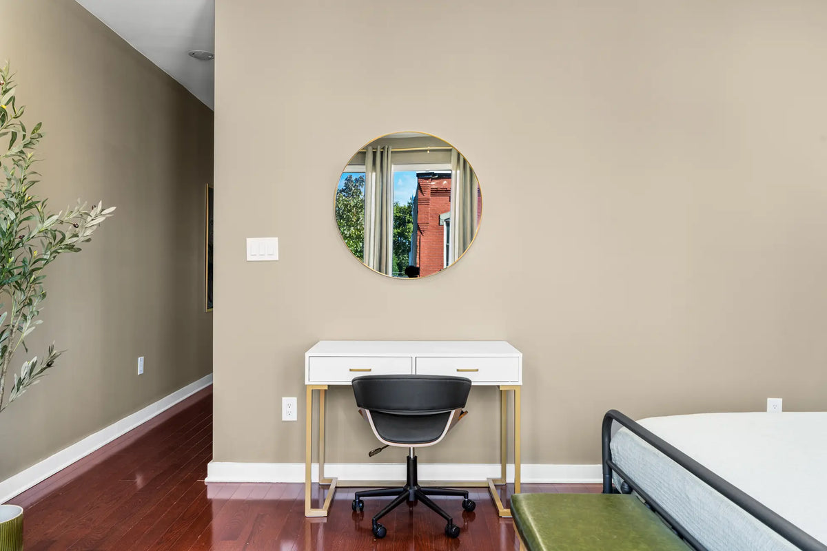 1014-Mt-Vernon-St-Philadelphia-PA-19123-airbnb-048.webp