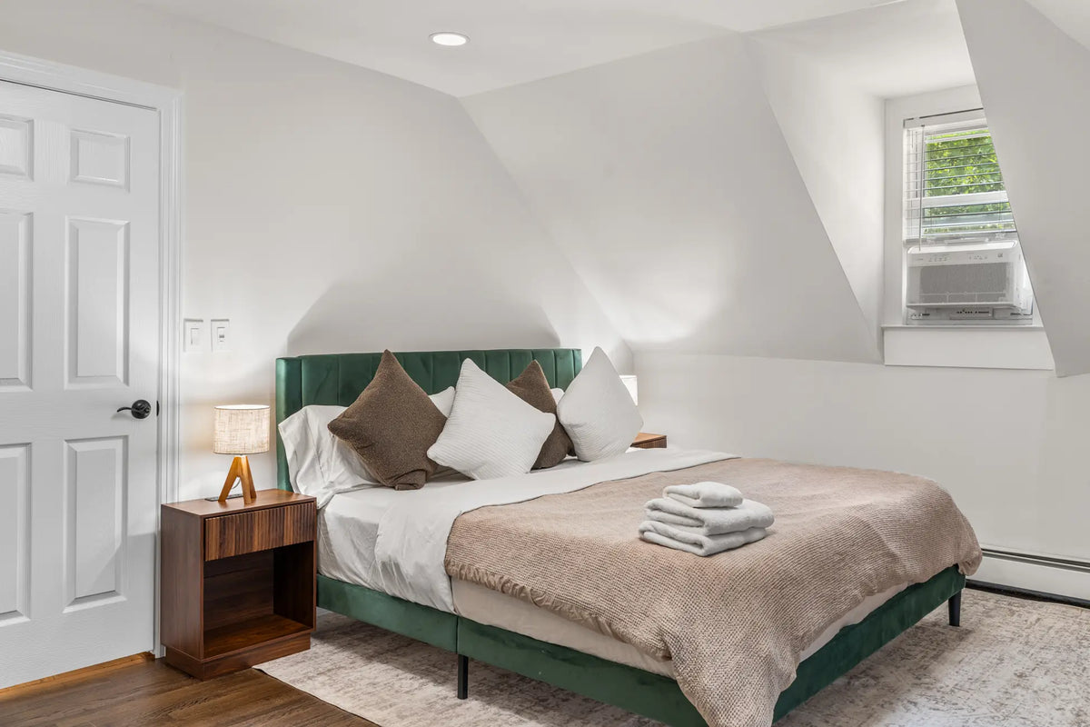 486-Bramhall-Ave-Jersey-City-NJ-07304-apt-3a-airbnb-034.webp