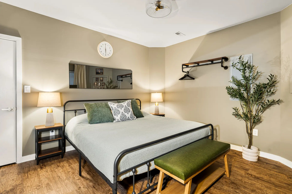 1014-Mt-Vernon-St-Philadelphia-PA-19123-airbnb-065.webp