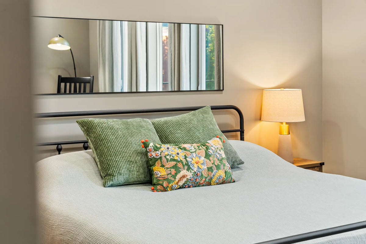 1014-Mt-Vernon-St-Philadelphia-PA-19123-airbnb-046.webp