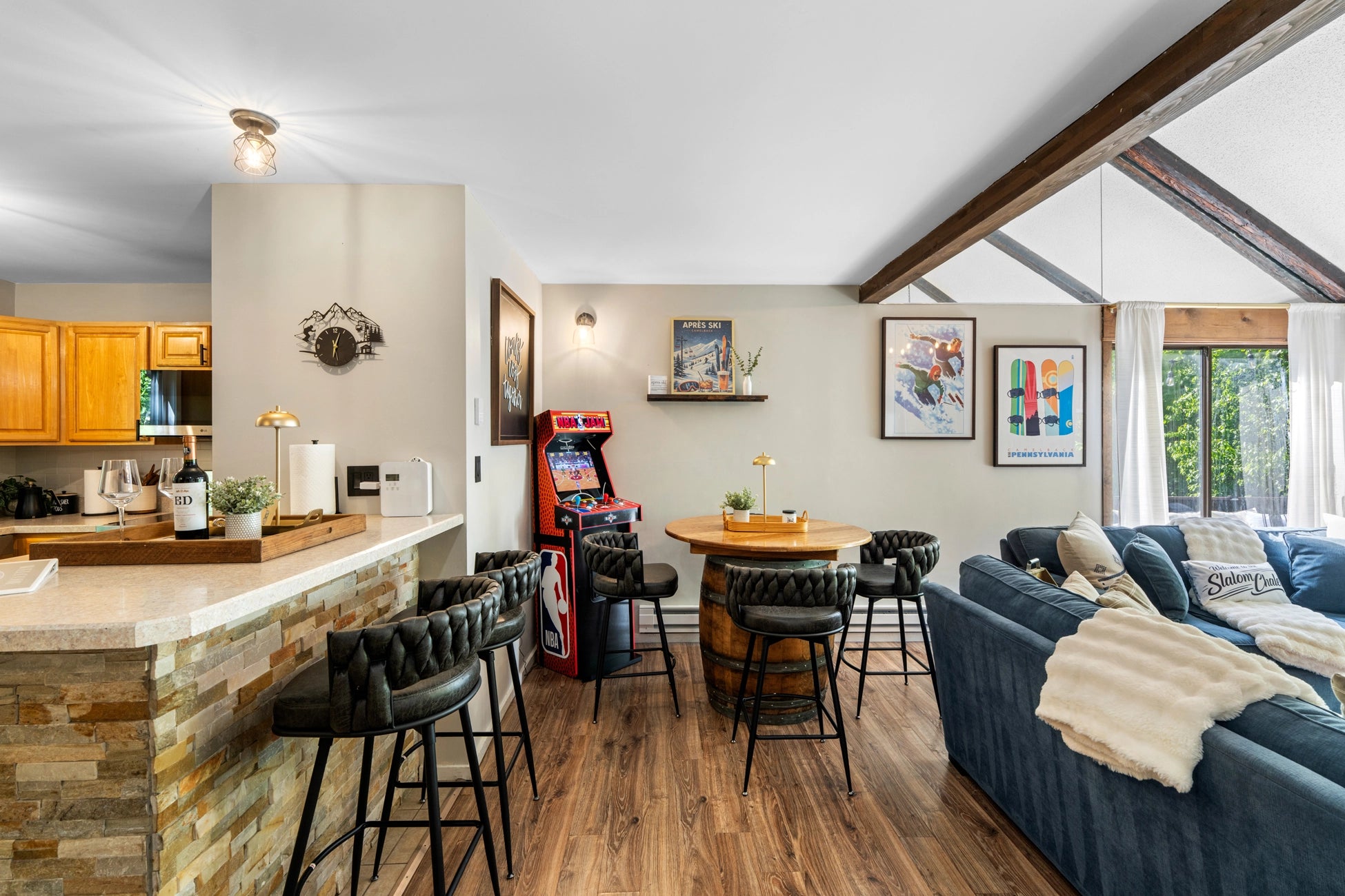 Airbnb Photography in Tannersville, PA | Twilight Deck Retreat