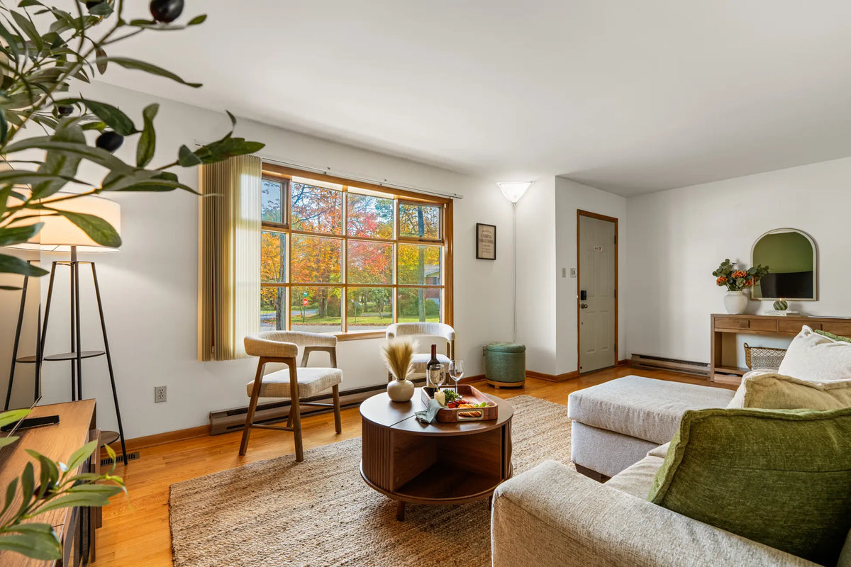 5200-Holiday-Dr-Pocono-Summit-PA-Harmony-House-18346-airbnb-038.webp