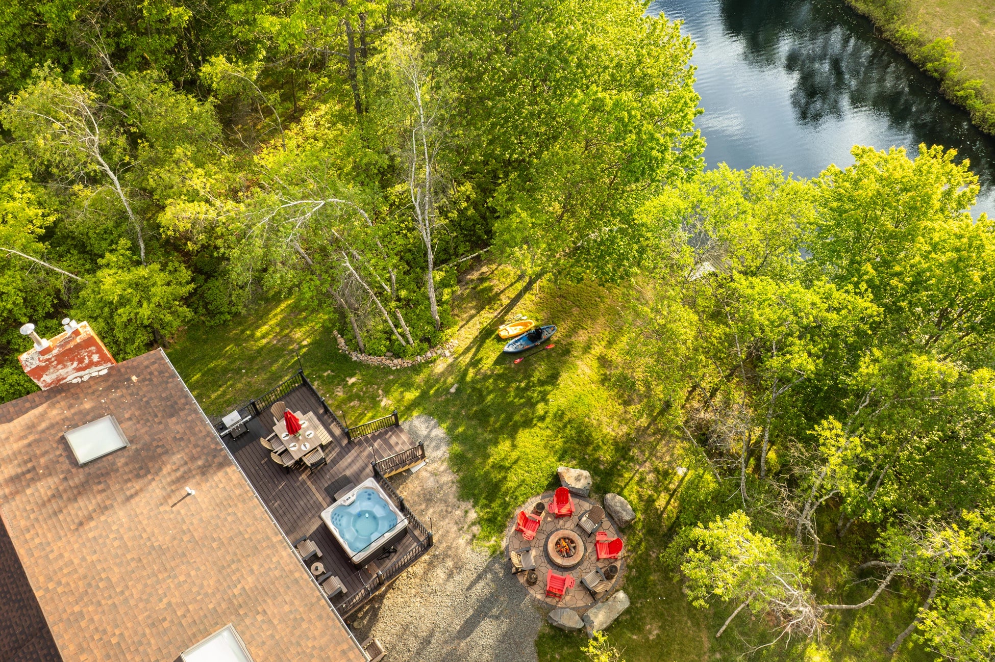 255-Cedar-Dr-Long-Pond-PA-18334-airbnb-012-aerial.webp