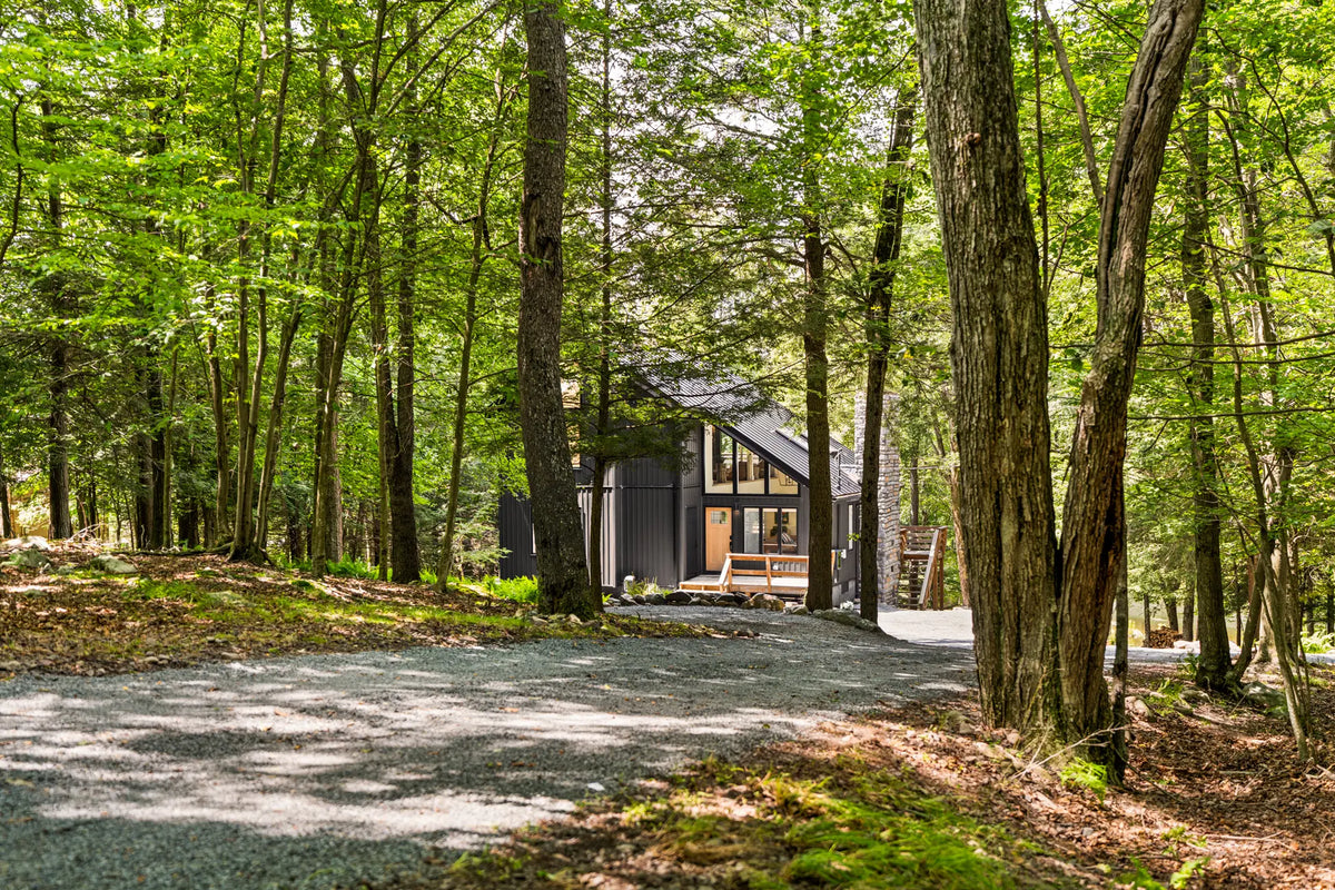 107-Robert-Ln-Gouldsboro-PA-18424-airbnb-021.webp