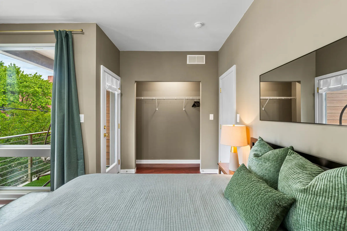 1014-Mt-Vernon-St-Philadelphia-PA-19123-airbnb-035.webp