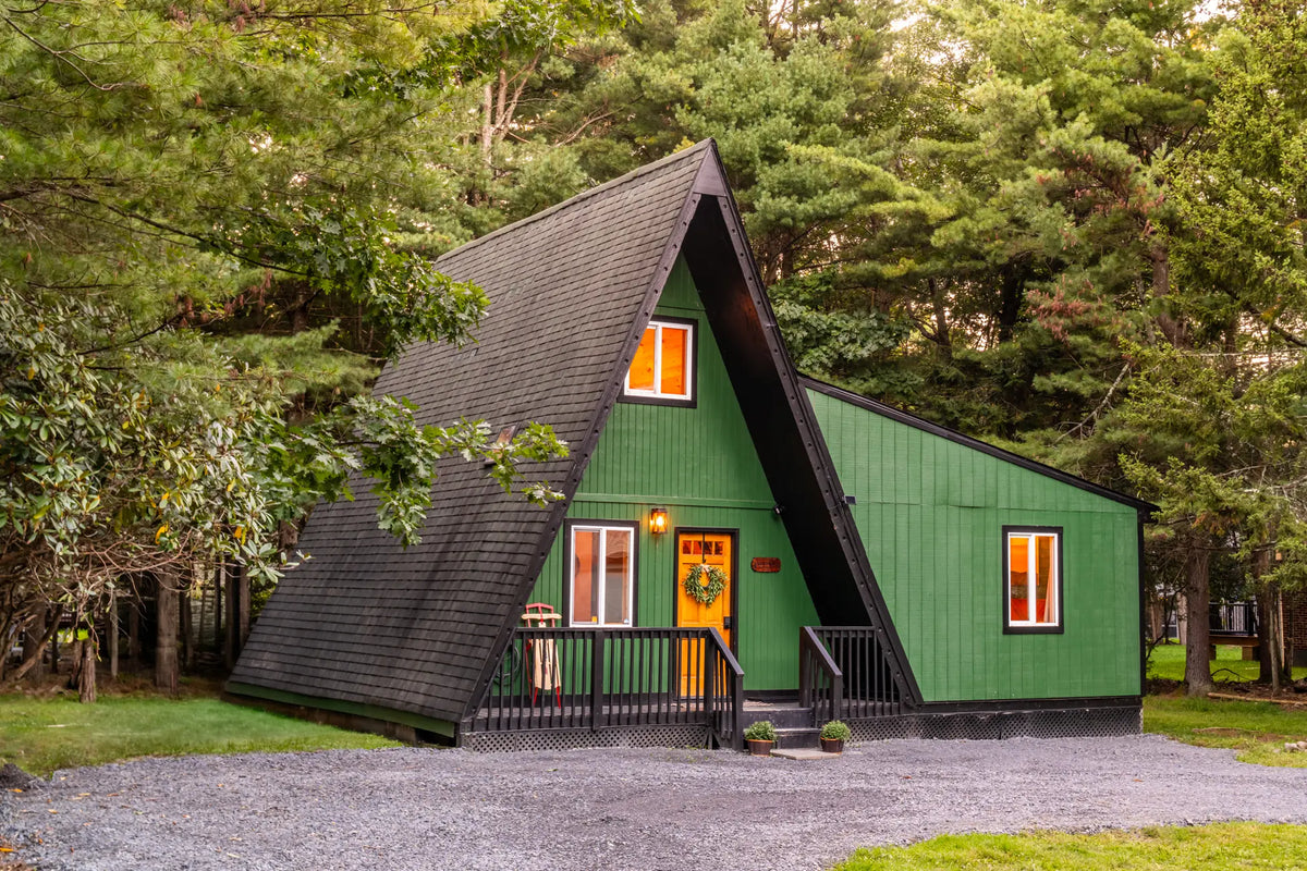 4113-Low-Ridge-Rd-Pocono-Summit-PA-18346-airbnb-024-golden-hour.webp