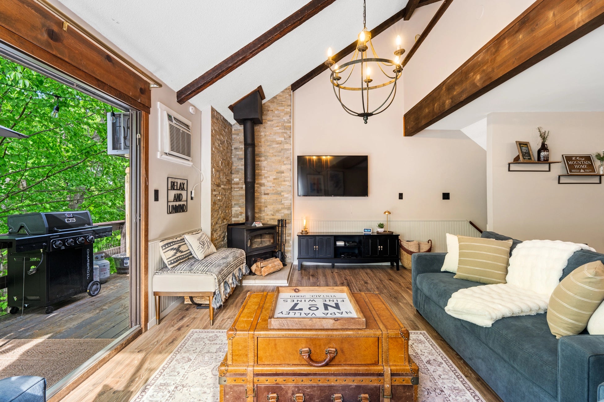 Airbnb Photography in Tannersville, PA | Twilight Deck Retreat