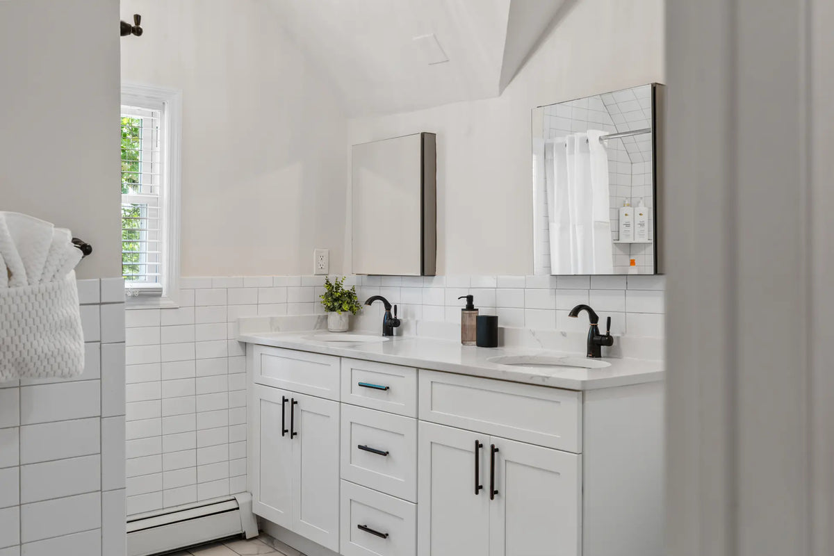 486-Bramhall-Ave-Jersey-City-NJ-07304-apt-3a-airbnb-026-details.webp