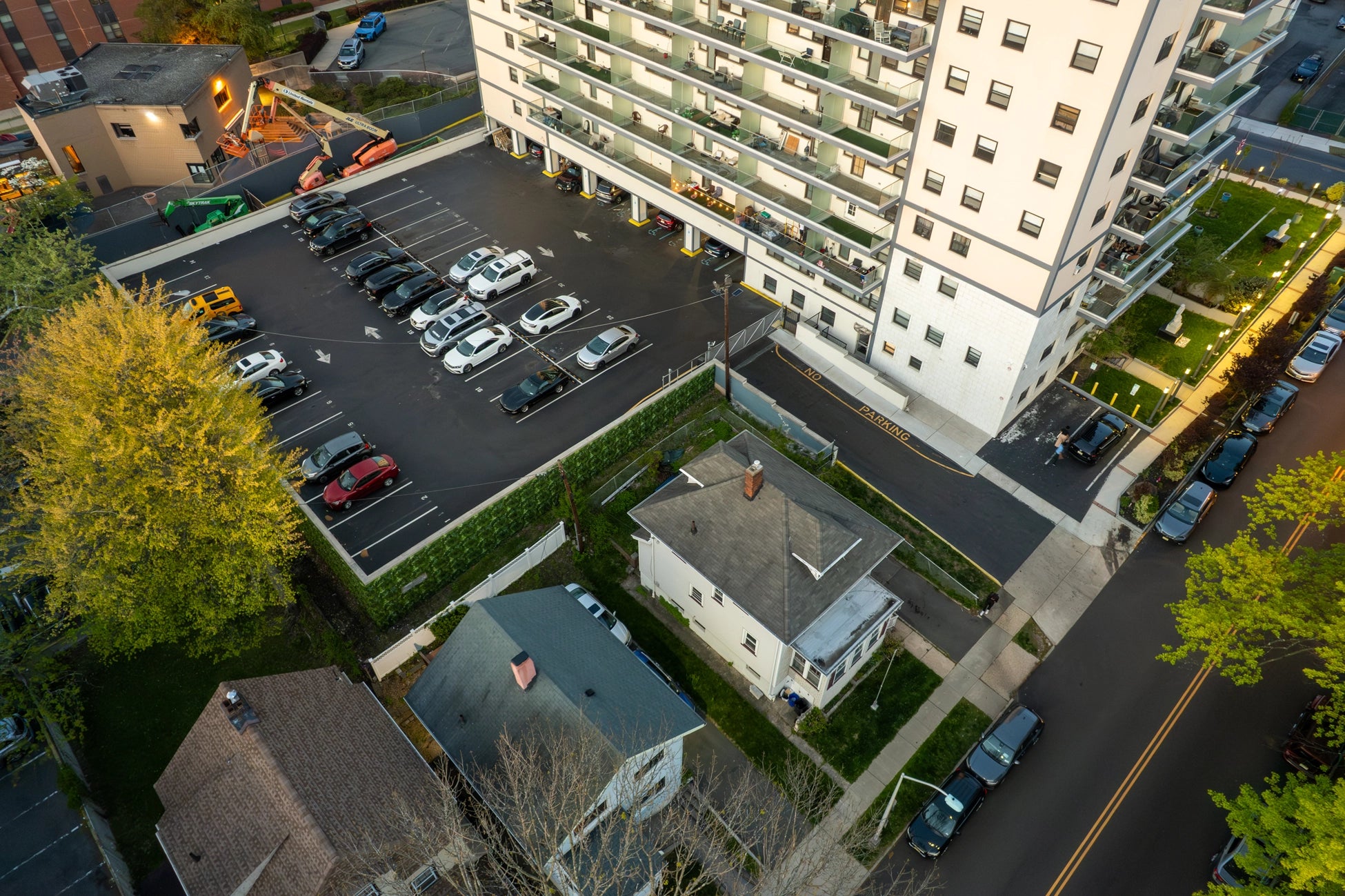 Airbnb Photography in East Orange, NJ | Rooftop Urban Retreat
