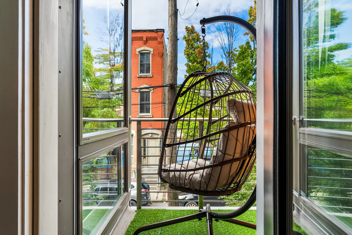 1014-Mt-Vernon-St-Philadelphia-PA-19123-airbnb-034.webp