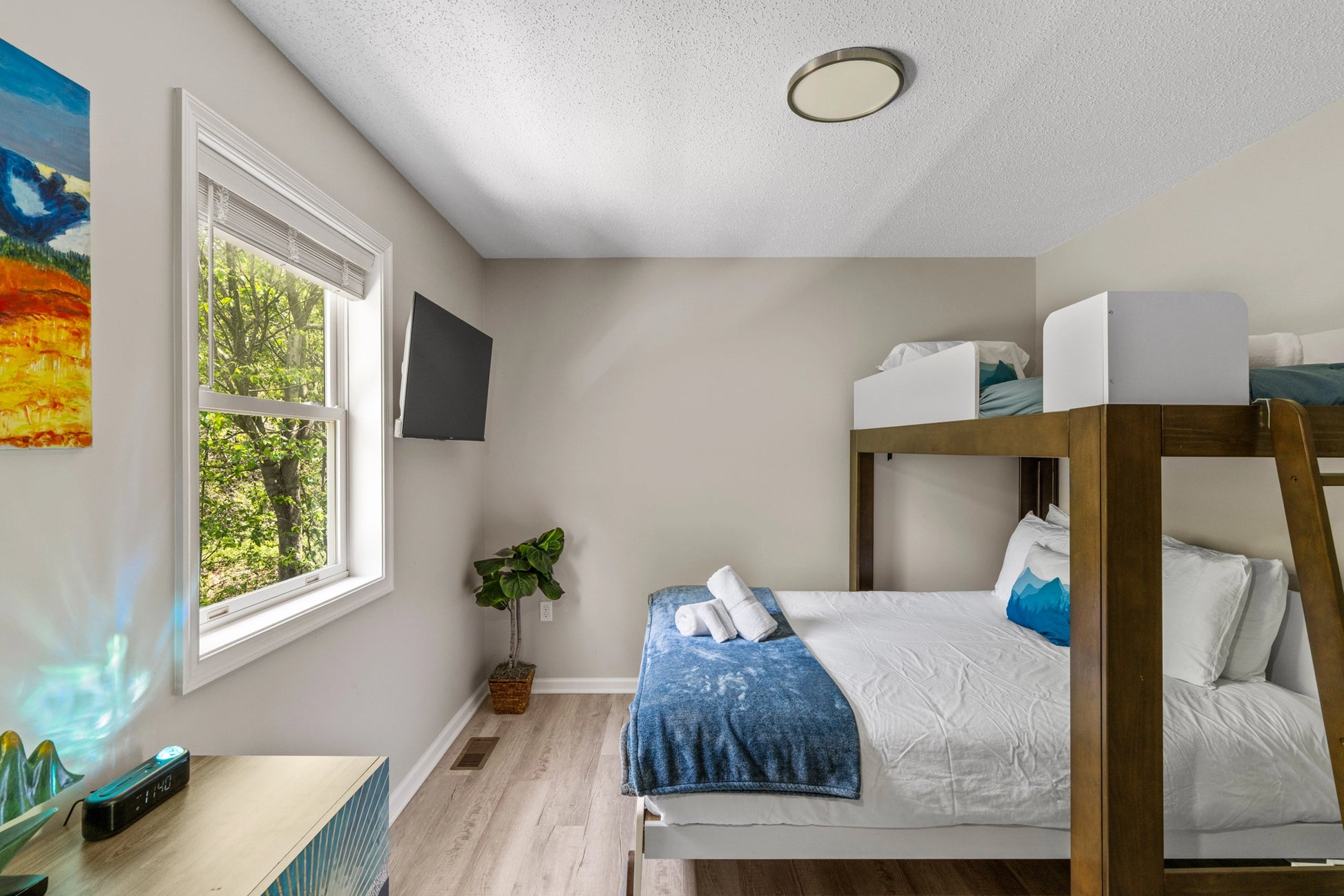 310-Mohansic-Lane-Tobyhanna-PA-18466-airbnb-072.webp