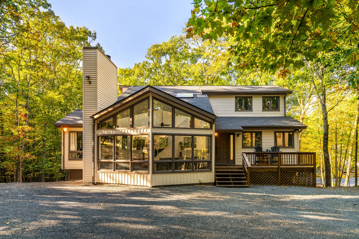 4106-Sycamore-Ln-East-Stroudsburg-PA-18301-airbnb-011-golden-hour.webp