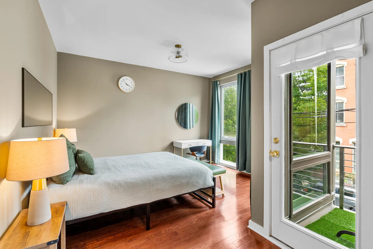 1014-Mt-Vernon-St-Philadelphia-PA-19123-airbnb-032.webp