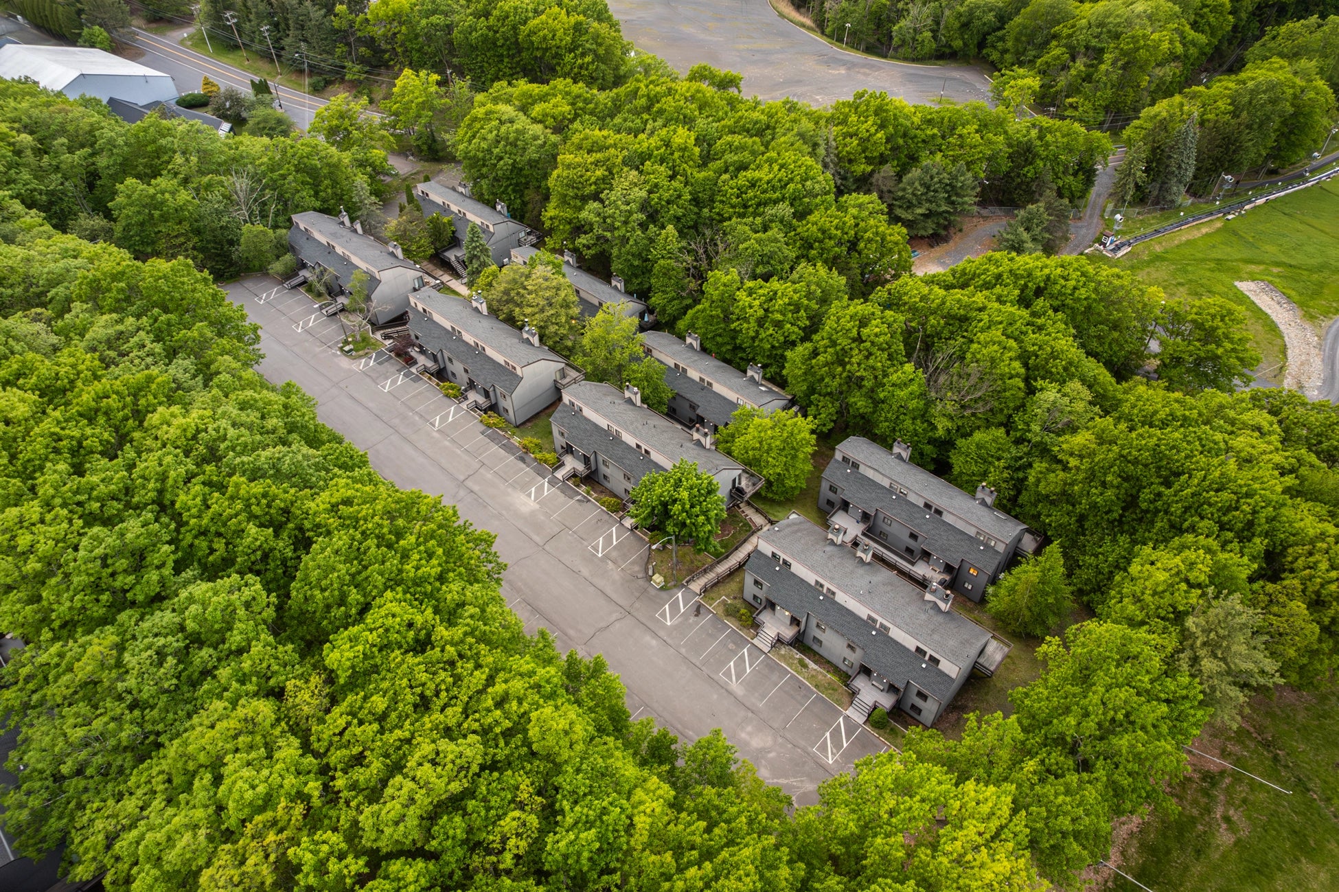 Airbnb Photography in Tannersville, PA | Twilight Deck Retreat