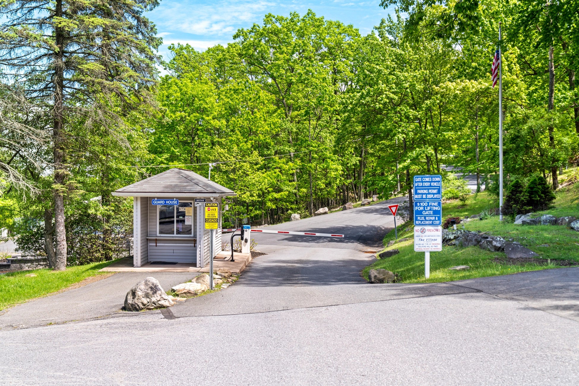 Airbnb Photography in Tannersville, PA | Twilight Deck Retreat