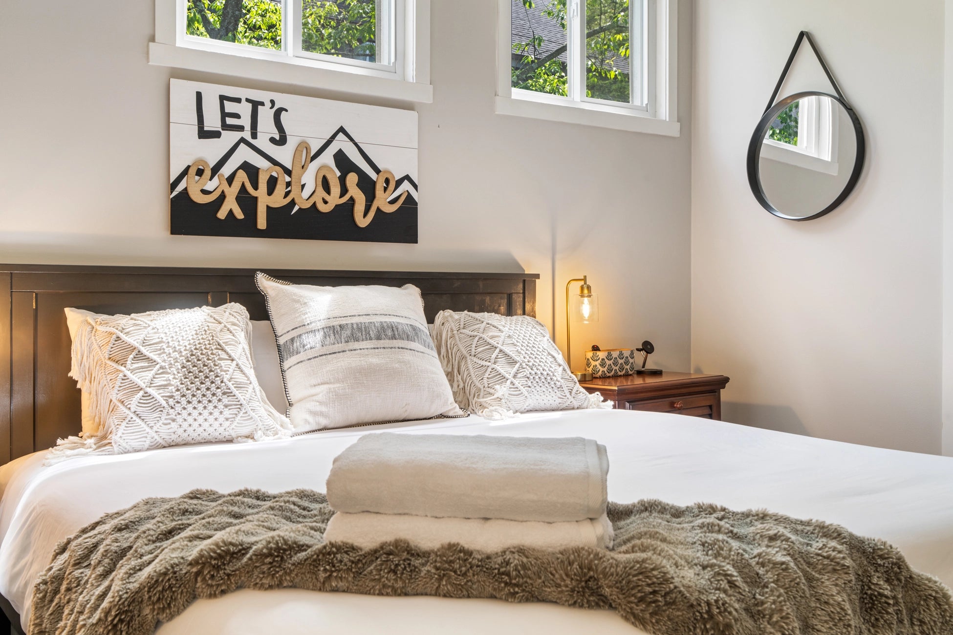 Airbnb Photography in Tannersville, PA | Twilight Deck Retreat