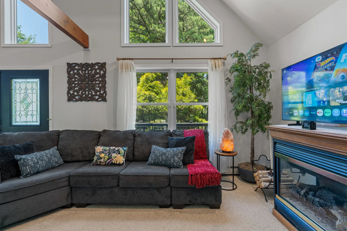 92-Penn-Forest-Trail-Albrightsville-PA-18210-airbnb-038.webp