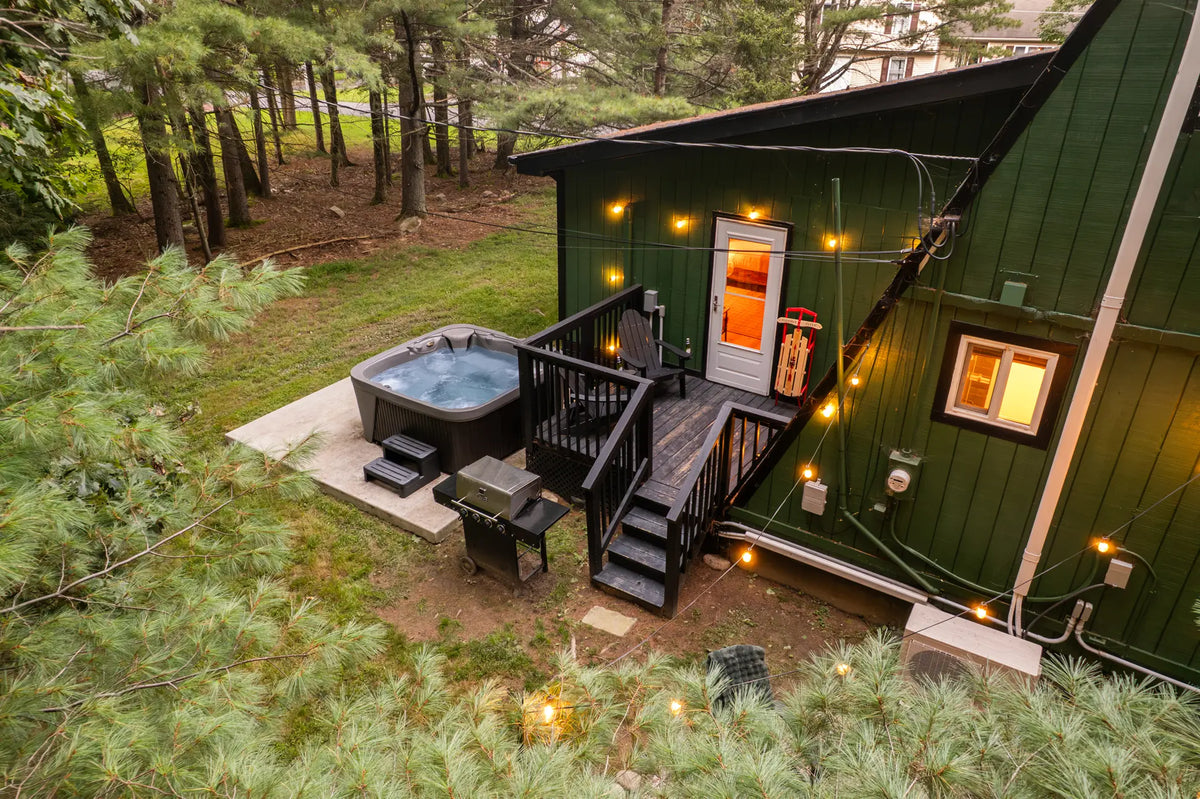 4113-Low-Ridge-Rd-Pocono-Summit-PA-18346-airbnb-014-aerial-golden-hour.webp