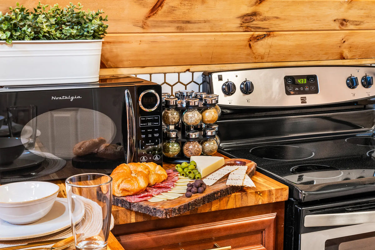 4113-Low-Ridge-Rd-Pocono-Summit-PA-18346-airbnb-048-details.webp