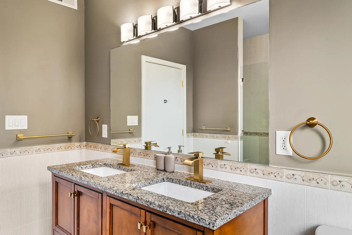 1014-Mt-Vernon-St-Philadelphia-PA-19123-airbnb-056.webp