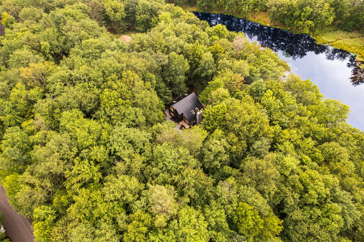 107-Robert-Ln-Gouldsboro-PA-18424-airbnb-016-aerial.webp