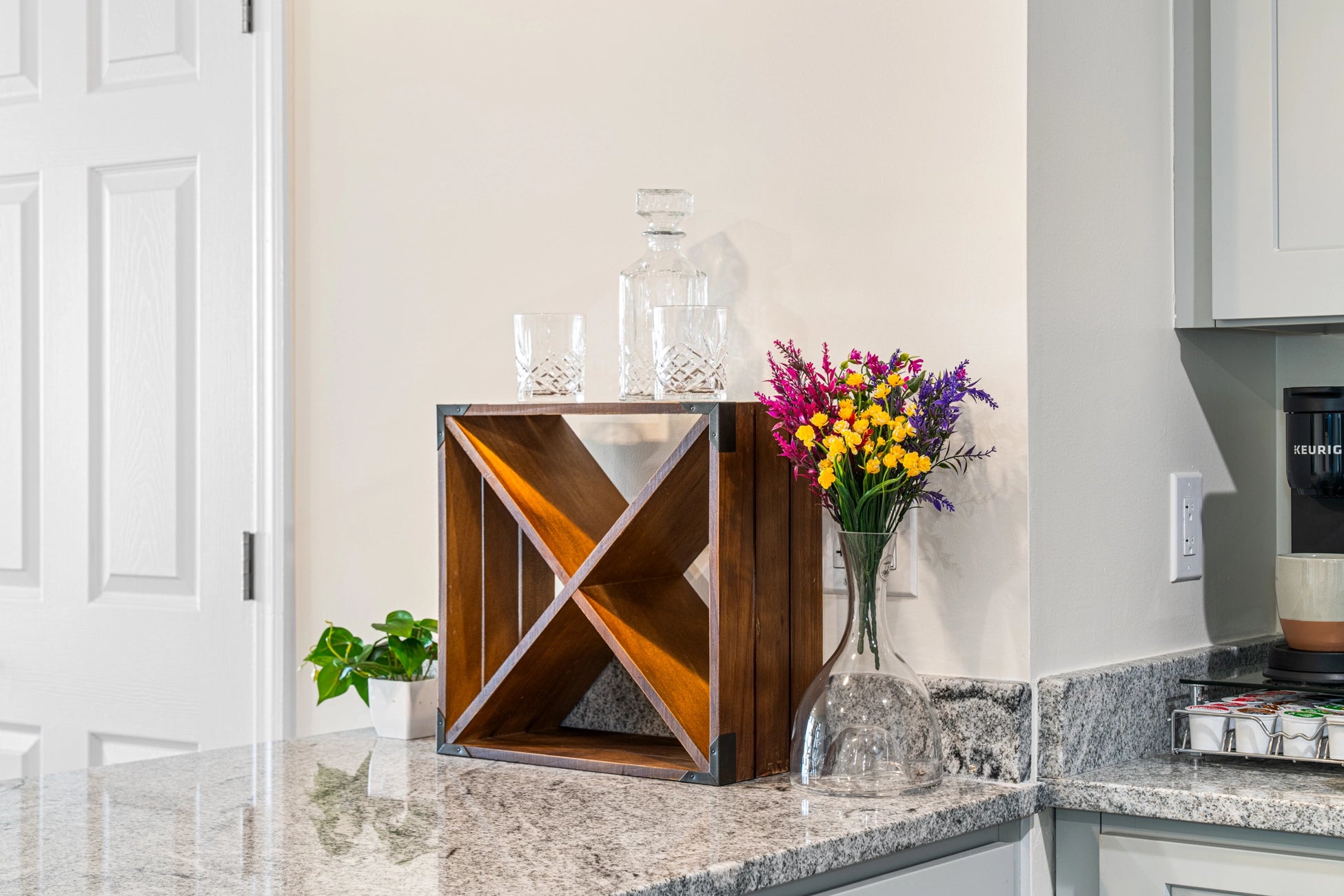 Airbnb Photography in East Orange, NJ | Modern Urban Apartment